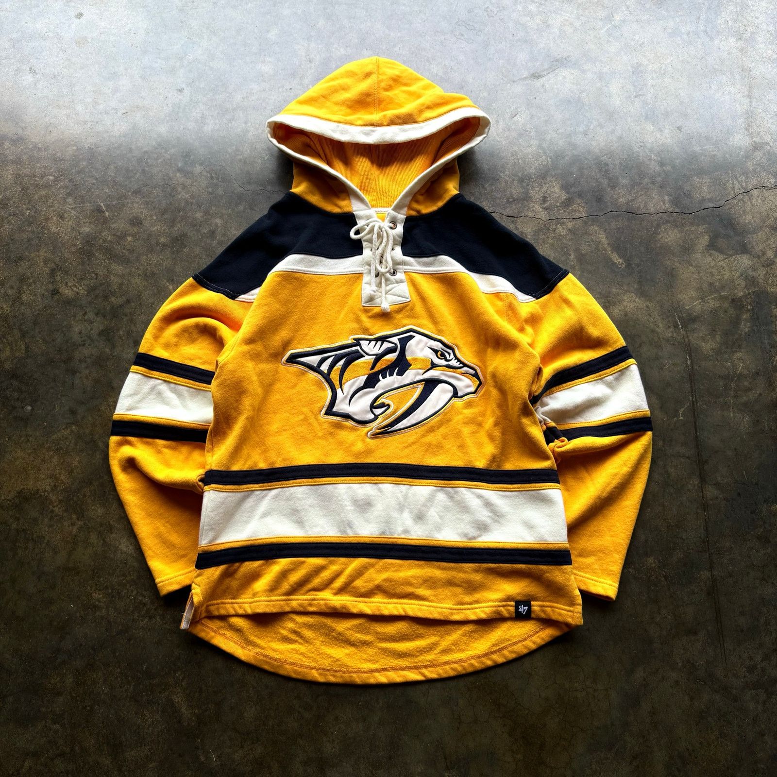 NHL Vintage Nashville Predators NHL Hockey Jersey Sweatshirt Size US M / EU 48-50 / 2 - 1 Thumbnail