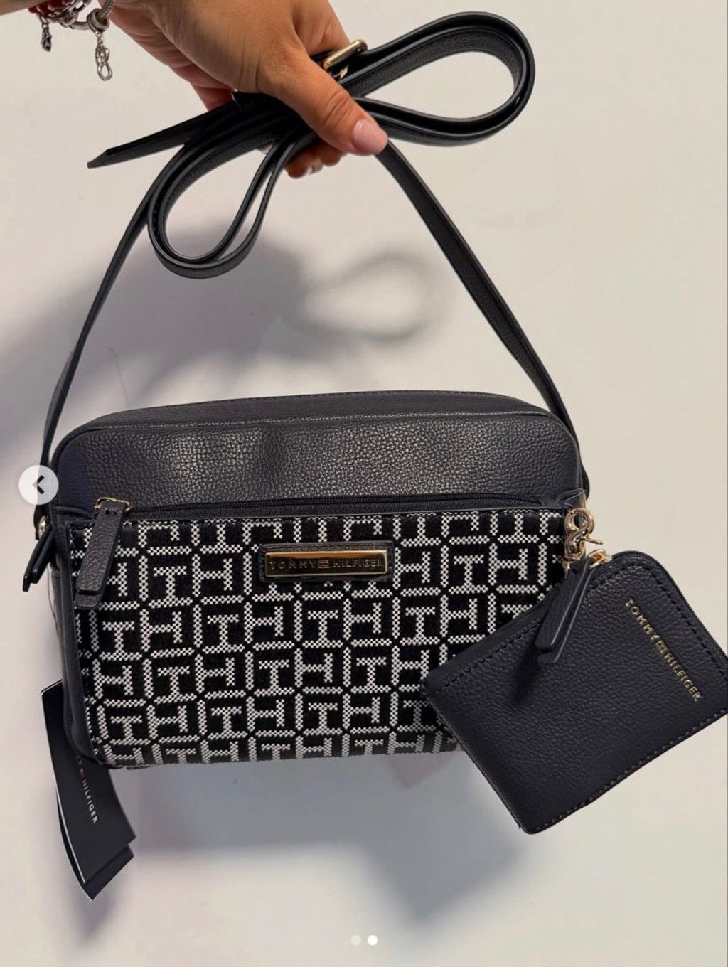 Tommy Hilfiger Tommy Hilfiger Crossbody Bag One Size Black and White Size ONE SIZE - 1 Thumbnail