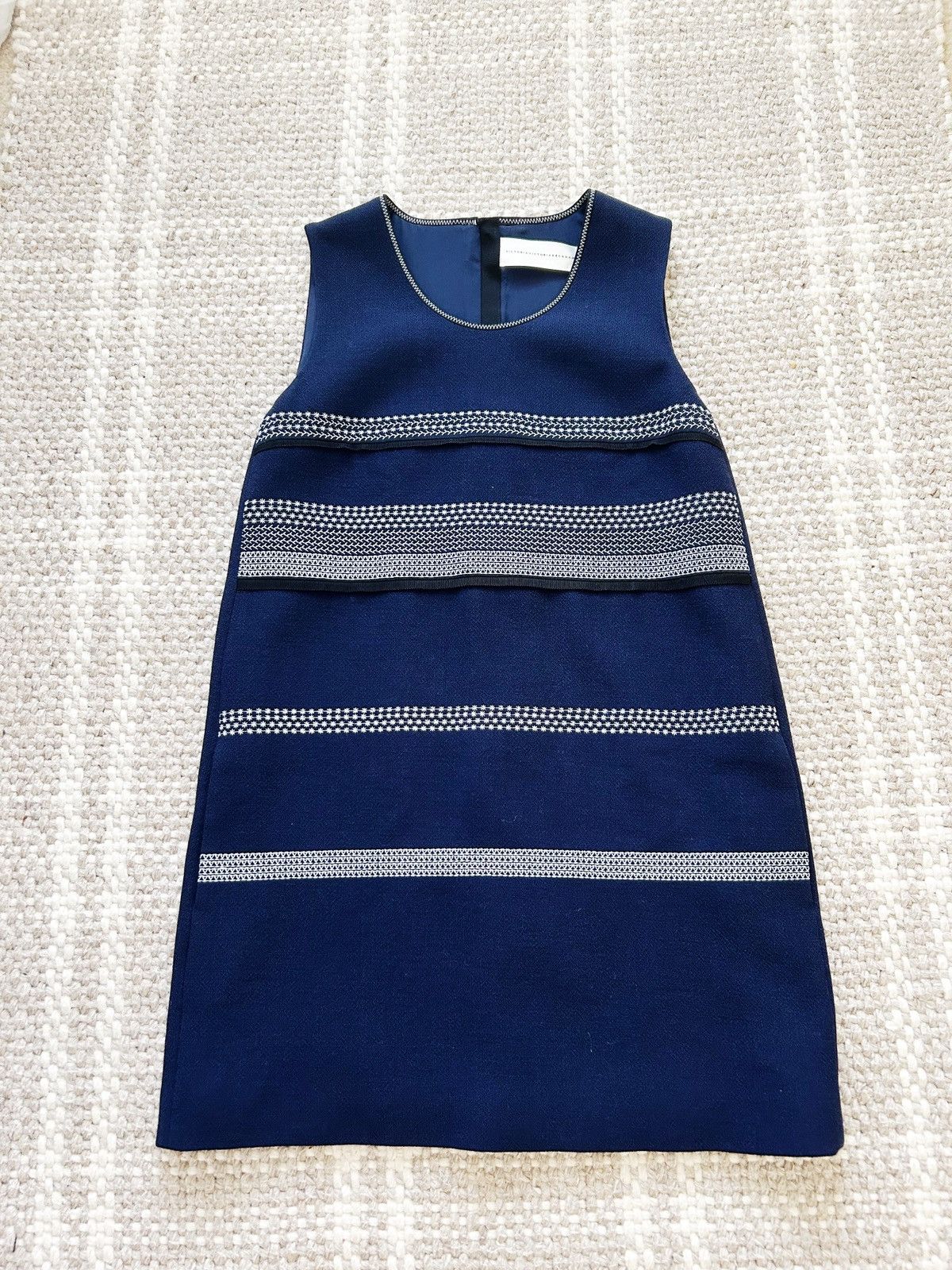Victoria Beckham Victoria Beckham Embroidered Shift Dress Size M / US 6-8 / IT 42-44 - 2 Thumbnail