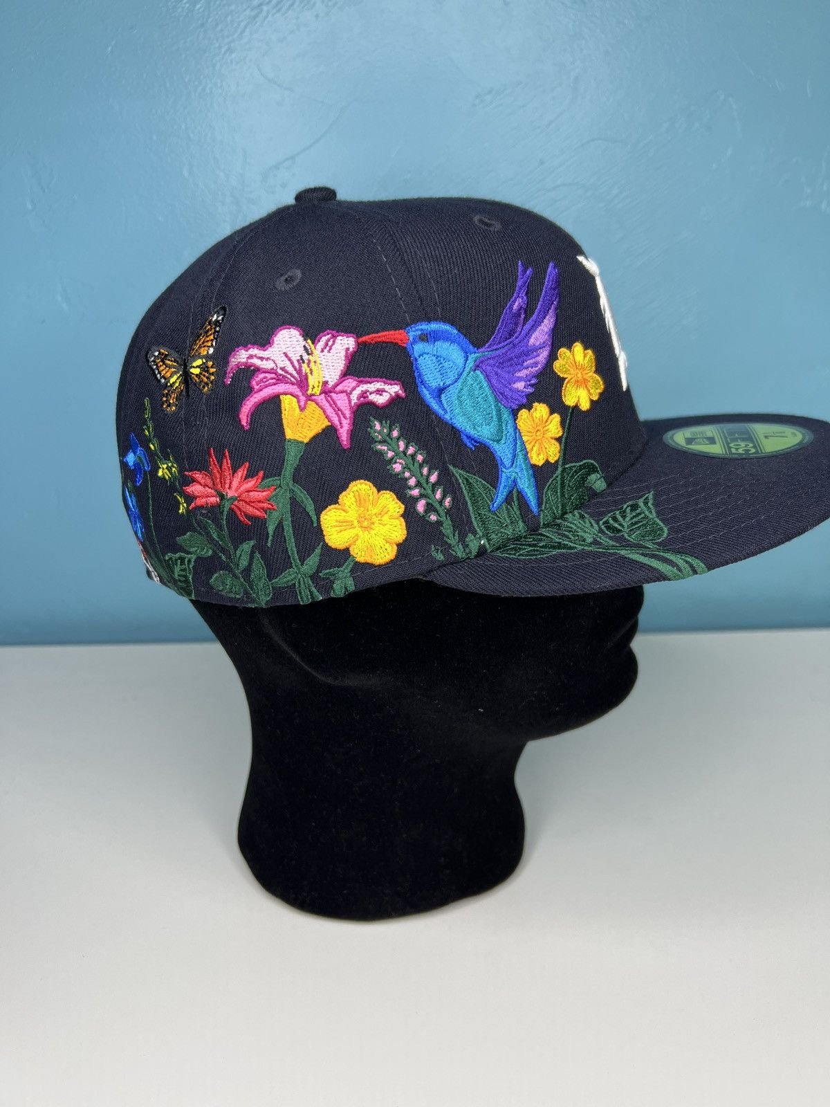 MLB Detroit New Era 59FIFTY Hat Blue Floral 7 1/8 MLB RARE Size ONE SIZE - 3 Thumbnail