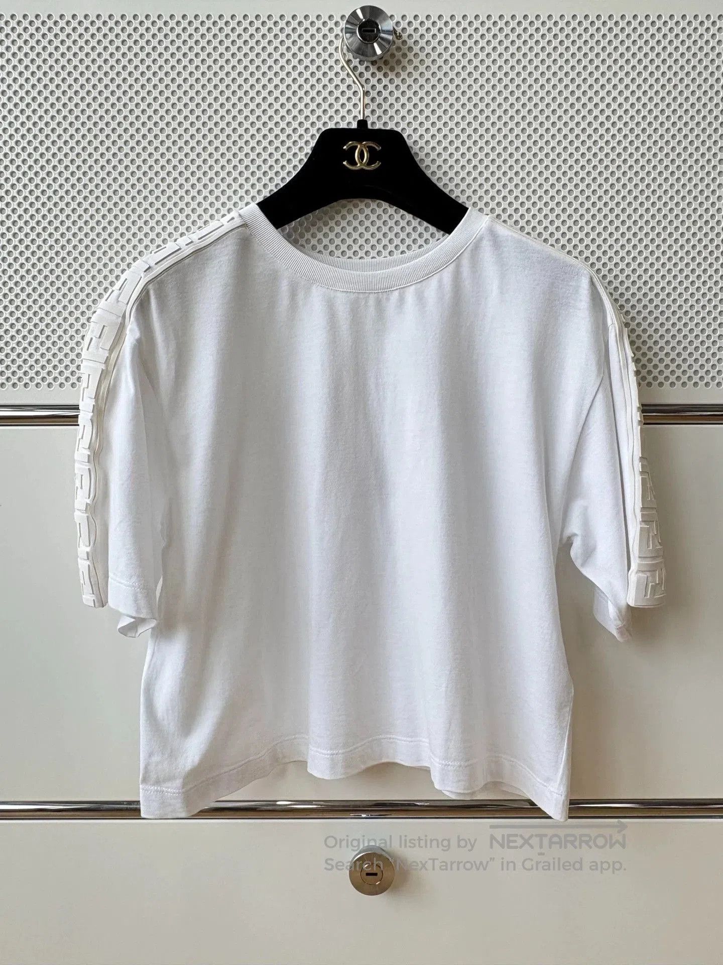 Fendi fendi logo white short sleeve t-shirt xs. Size US XS / EU 42 / 0 - 3 Thumbnail
