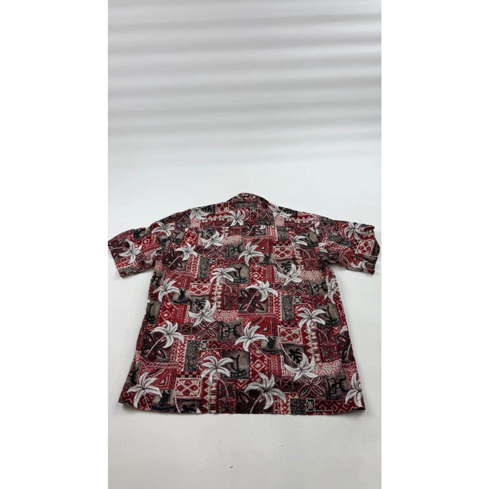 ALOHAS VINTAGE Winnie Fashion Hawaiian Shirt Mens Large Red Black Aloha Tapa Made in Hawaii Size US L / EU 52-54 / 3 - 7 Thumbnail