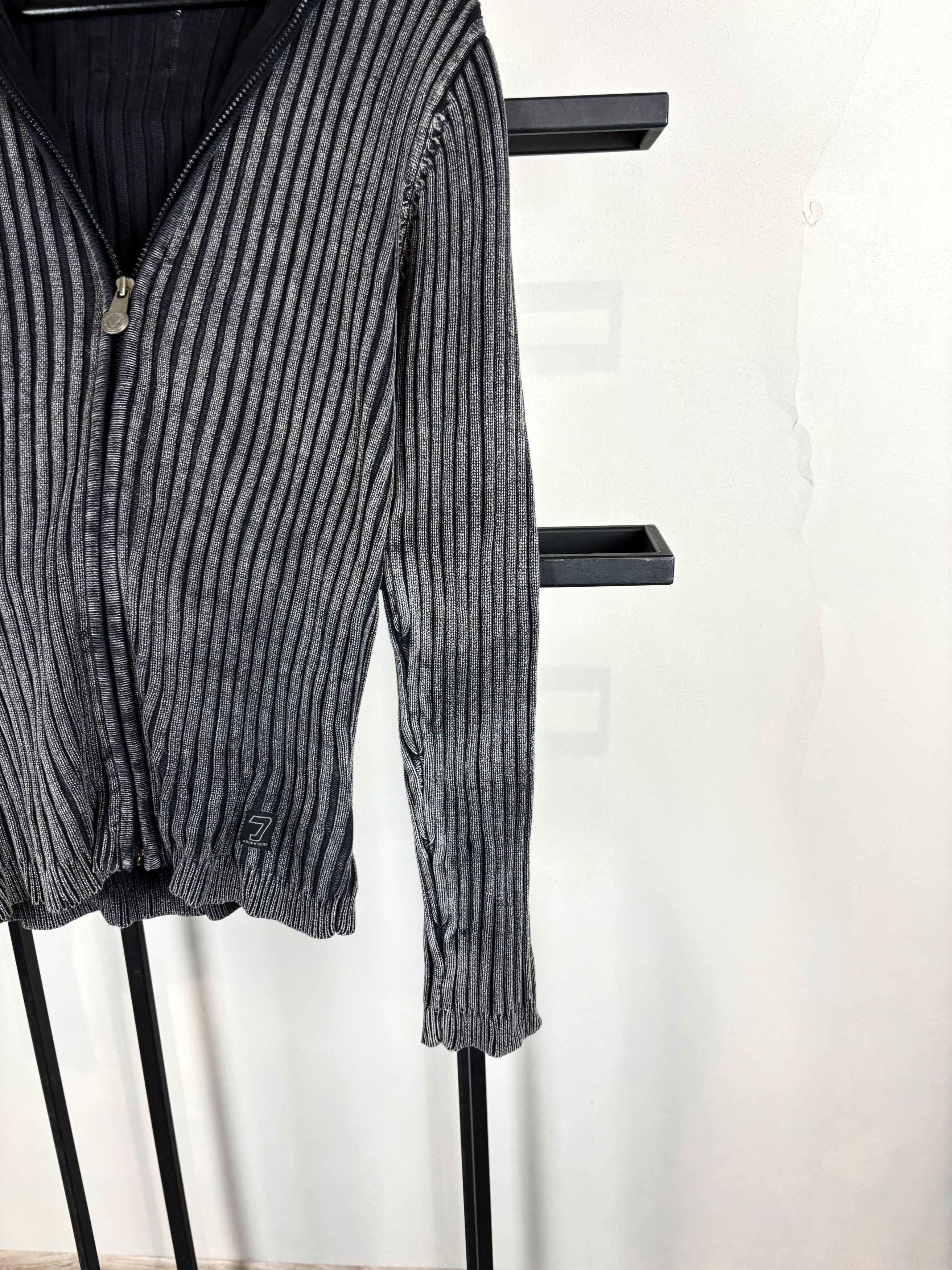 Vintage Vintage Ribbed Knit Zip Sweater Slim Fit Y2K Streetwear Size US M / EU 48-50 / 2 - 4 Thumbnail