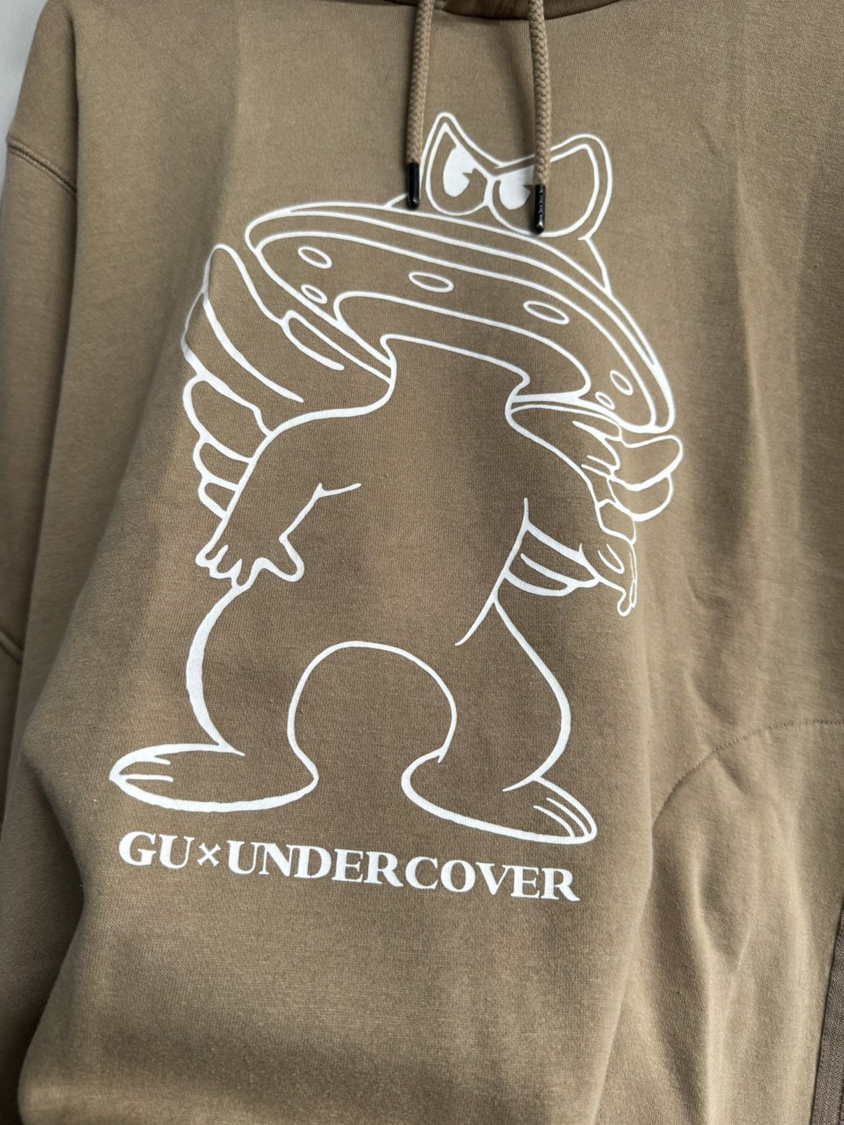 GU × Undercover GU X UNDERCOVER GRAPHIC HOODIE IN BROWN Size US M / EU 48-50 / 2 - 3 Thumbnail