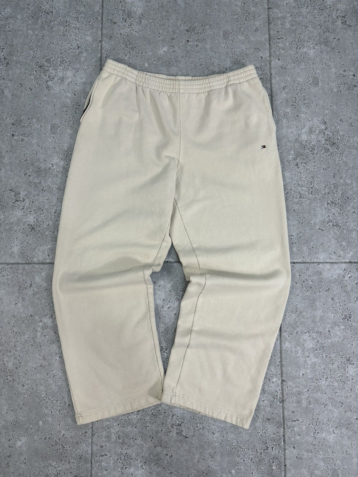 Japanese Brand × Tommy Hilfiger Crazy Wide Leg Hip Hop Sweatpants Tommy Hilfiger Japanesse Size US 36 / EU 52 - 1 Thumbnail
