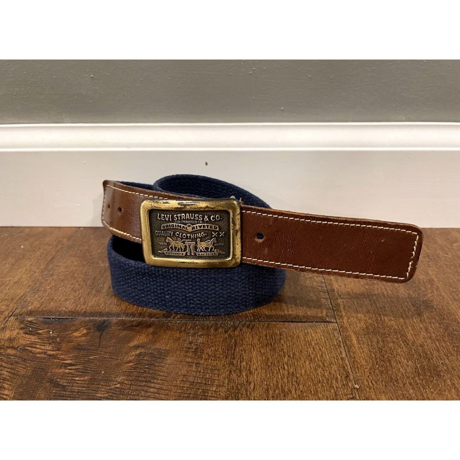 Levi's VINTAGE Levi's Century Belt Made In Canada Brown Leather Blue Canvas - Men's 32 Belt Mens 32 Brown Leather Vintage Levi's Century Canada Size 32 - 2 Thumbnail