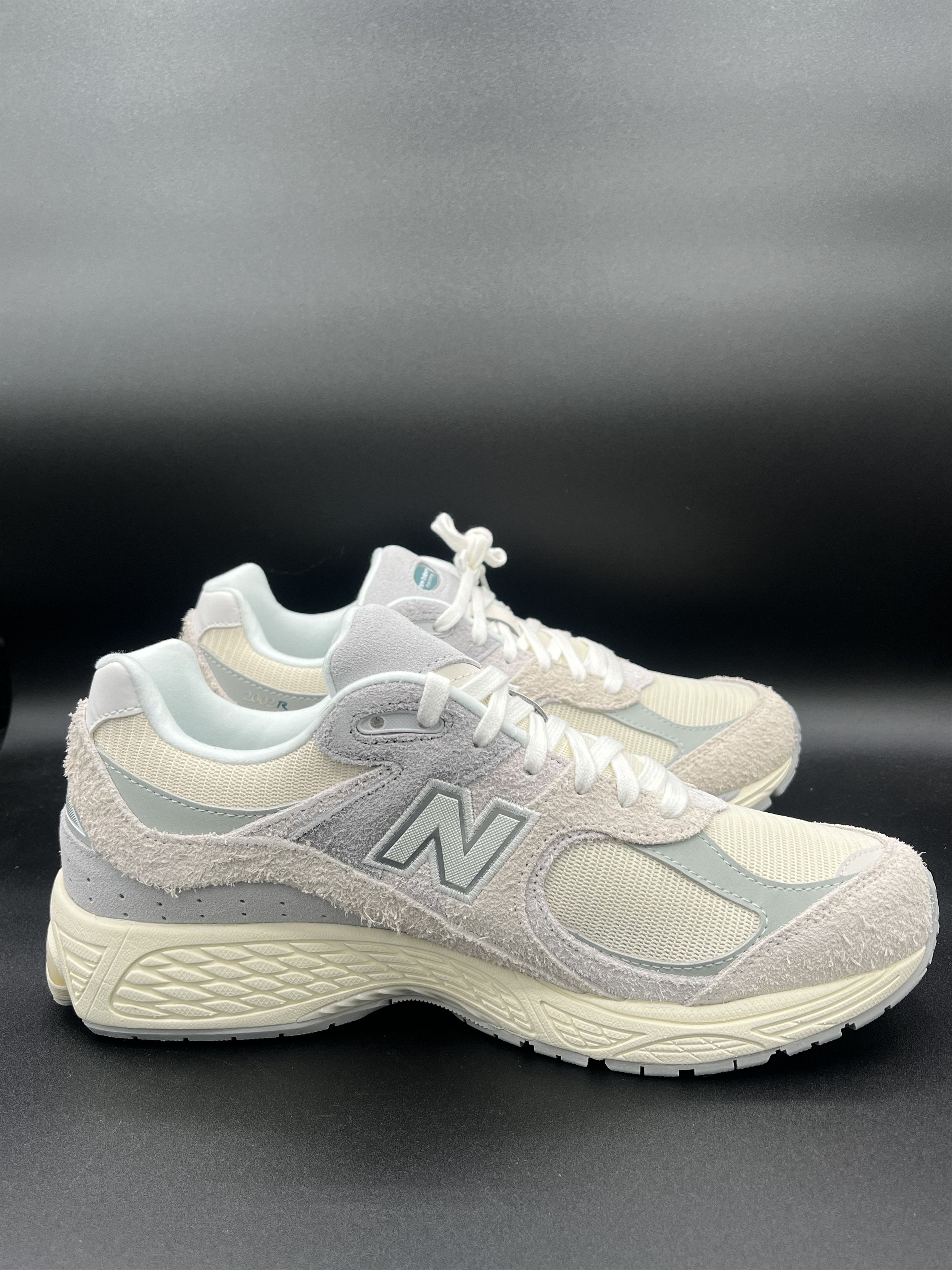 New Balance New Balance 2002R Linen Size 10.5 New Size US 10.5 / EU 43-44 - 3 Thumbnail