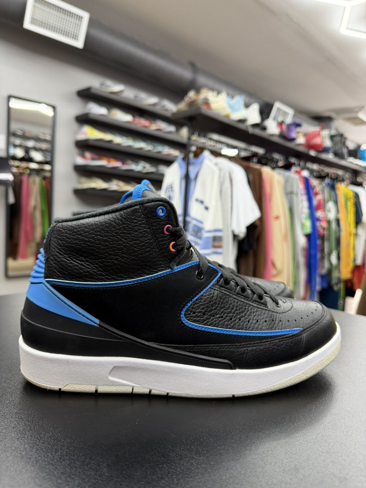 Jordan Brand Size 9.5 - Jordan 2 Retro Radio Raheem Size US 9.5 / EU 42-43 - 1 Thumbnail