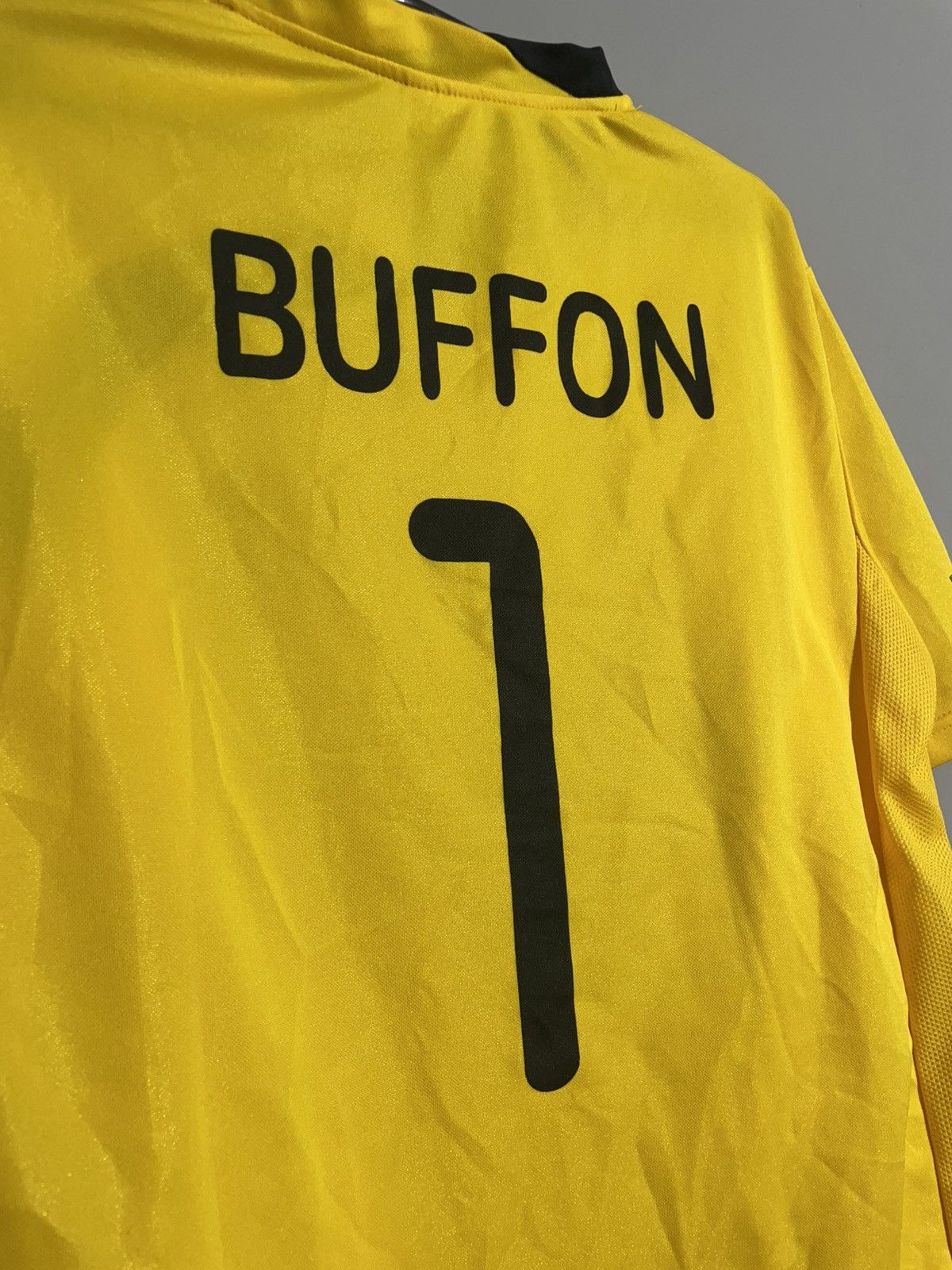 Vintage Vintage 2009-2010 Juventus Gianluigi Buffon #1 Soccer jesrse Size US L / EU 52-54 / 3 - 7 Thumbnail