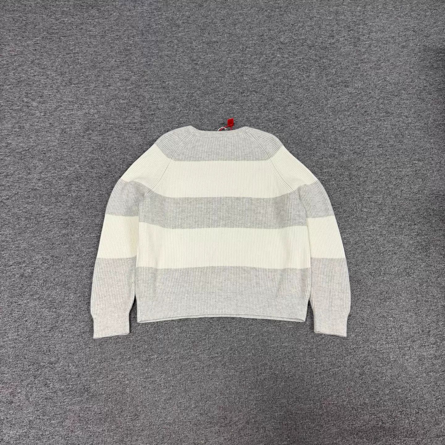 Louis Vuitton lv gray white stripe triangle logo short knit sweater s Size US S / EU 44-46 / 1 - 2 Thumbnail