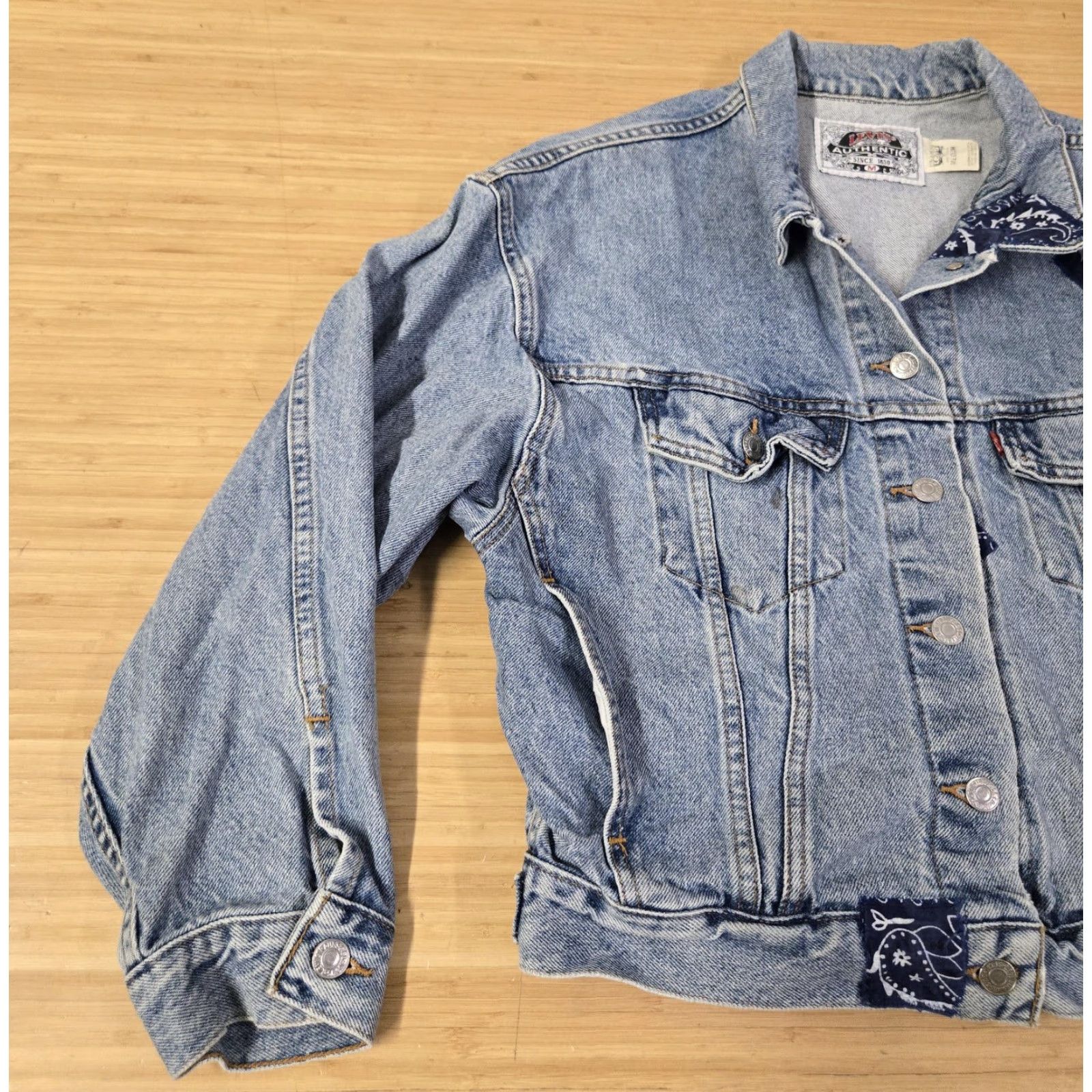 Levi's VINTAGE Levi's Jacket Mens M Blue Denim Bandana Patch Trucker Coat 90s Mens Size US M / EU 48-50 / 2 - 4 Thumbnail