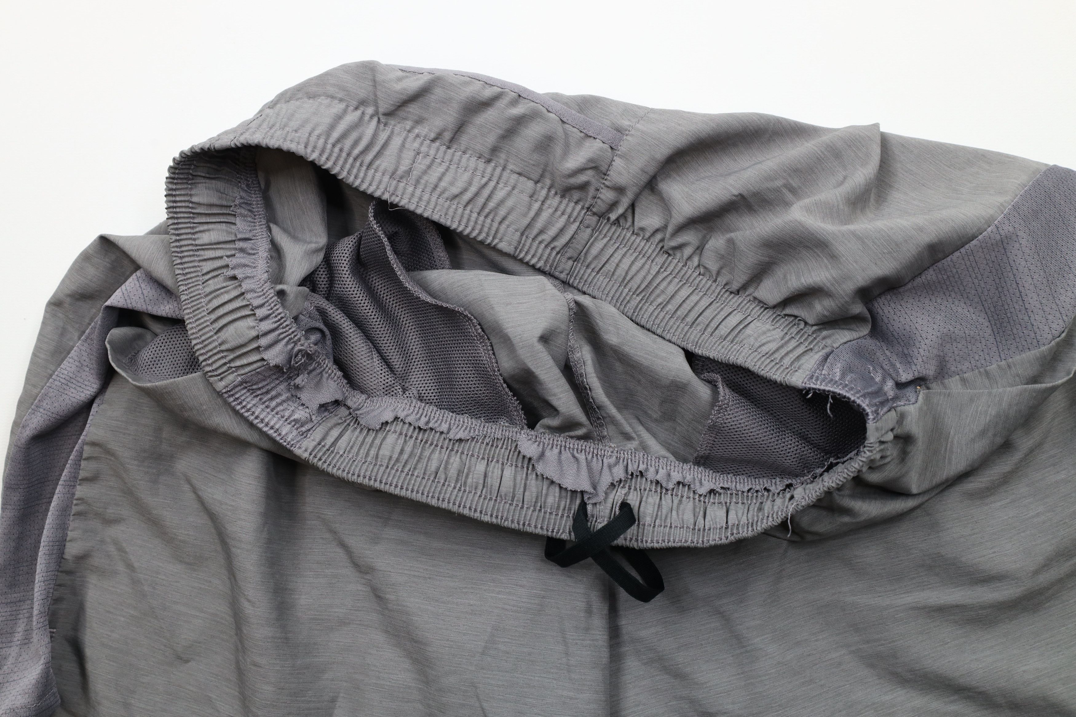 Nike × Vintage Vintage Nike Reflective Swoosh Above Knee Shorts Gray Size US 32 / EU 48 - 7 Thumbnail
