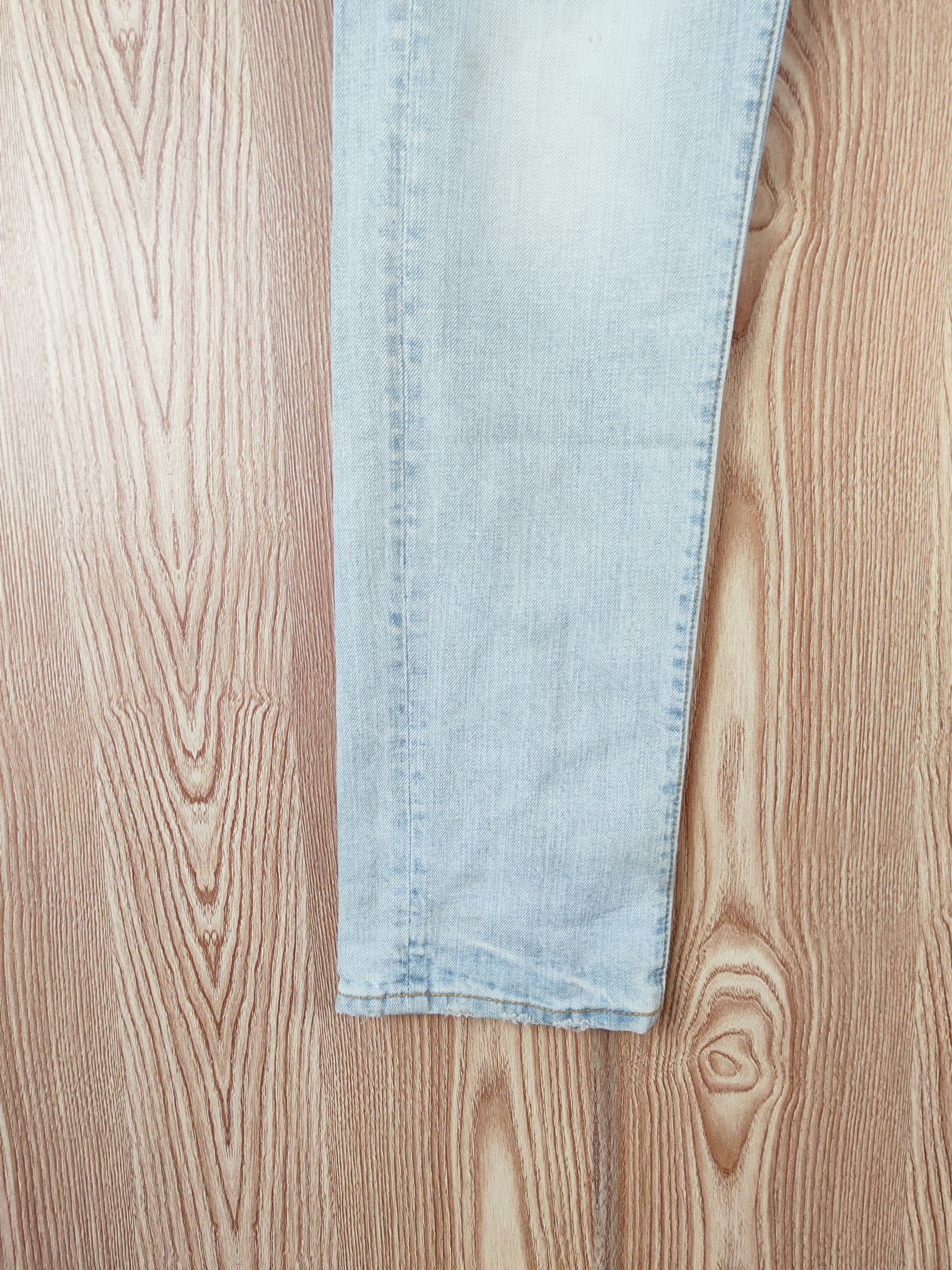 American Eagle Outfitters Vintage Blue Faded Distressed Ripped Jeans #W779 Size US 35 - 4 Thumbnail