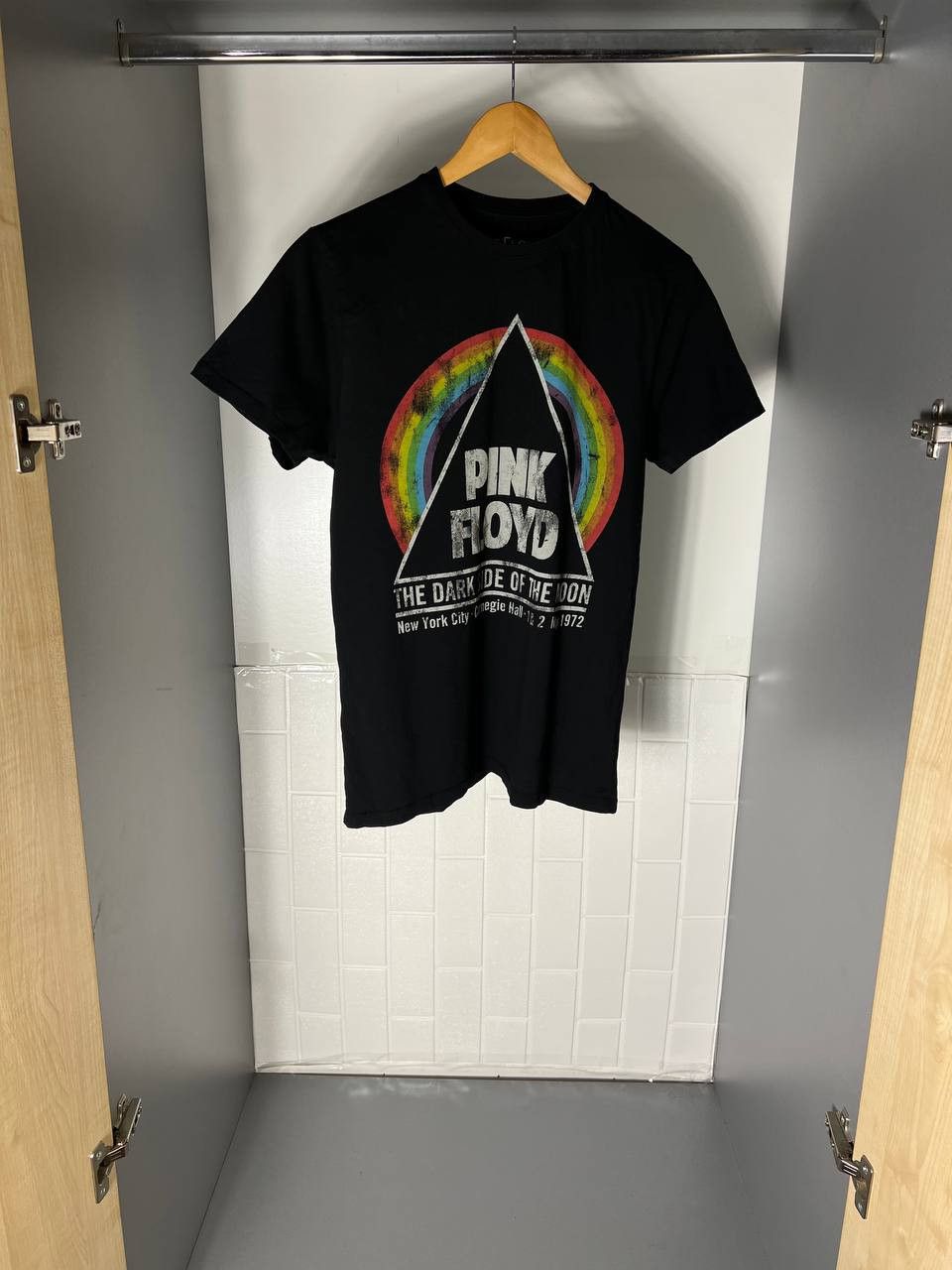Band Tees VINTAGE PINK FLOYD WORLD TOUR ROCK T-SHIRT METAL Y2K 90s USA Size US M / EU 48-50 / 2 - 2 Thumbnail