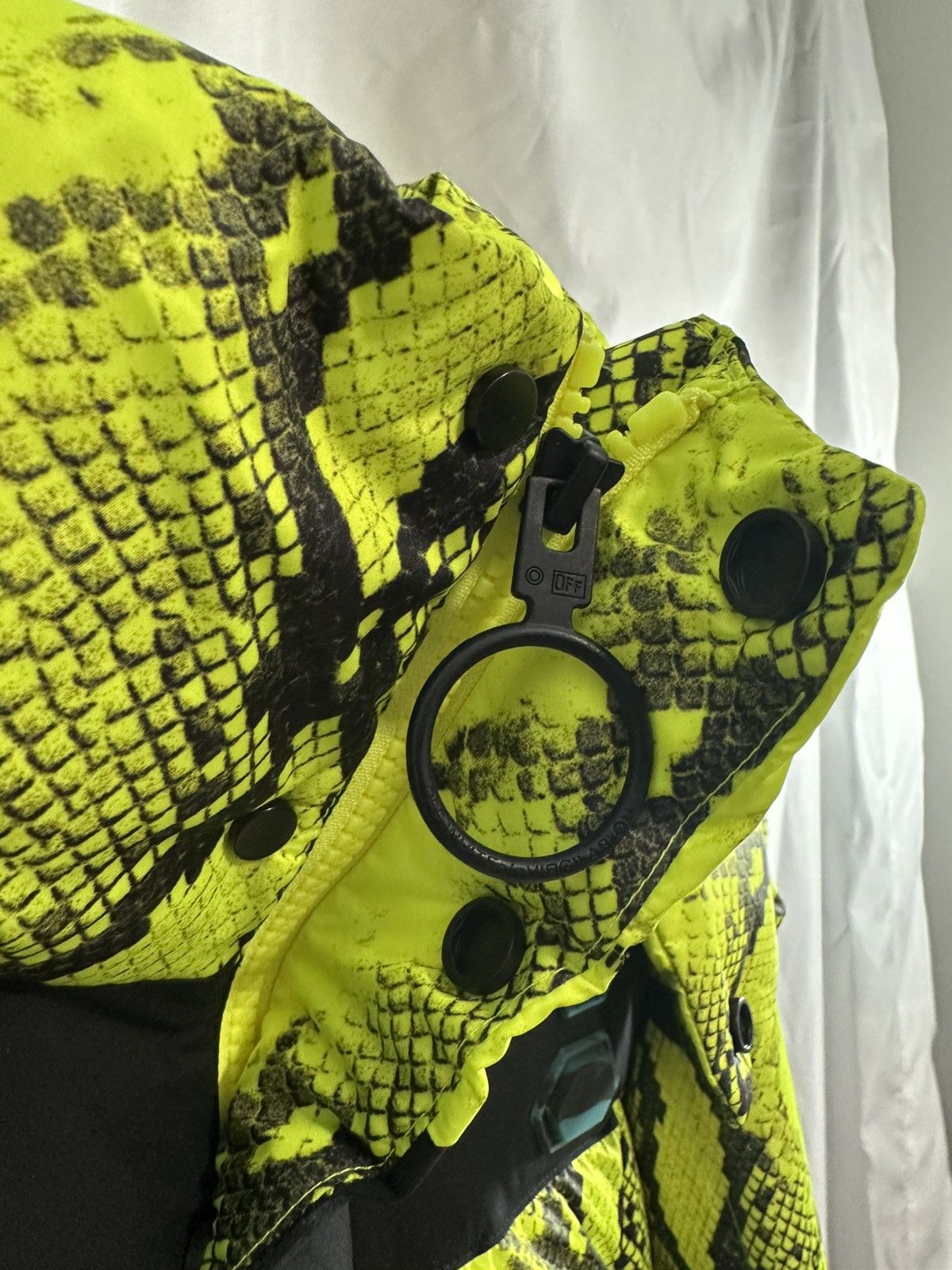 Off-White Off white snakeskin jacket Size US XS / EU 42 / 0 - 12 Thumbnail