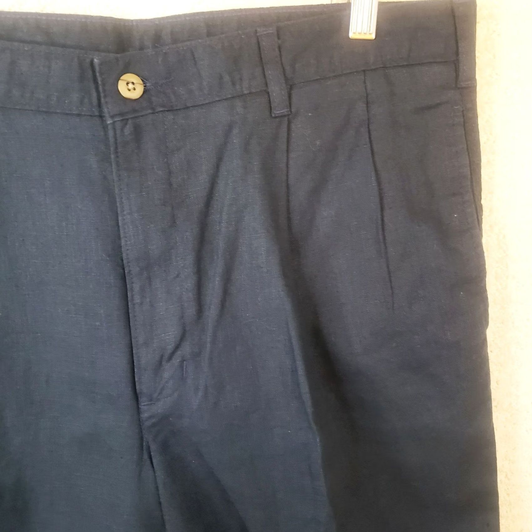 Vintage Northern Isles Men's Navy Blue Pleated Front Shorts Linen Cotton Blend 36x9 Regular Inseam 9 in Navy Chino Casual Travel Summer Spring Fall Mens Size US 36 / EU 52 - 3 Thumbnail