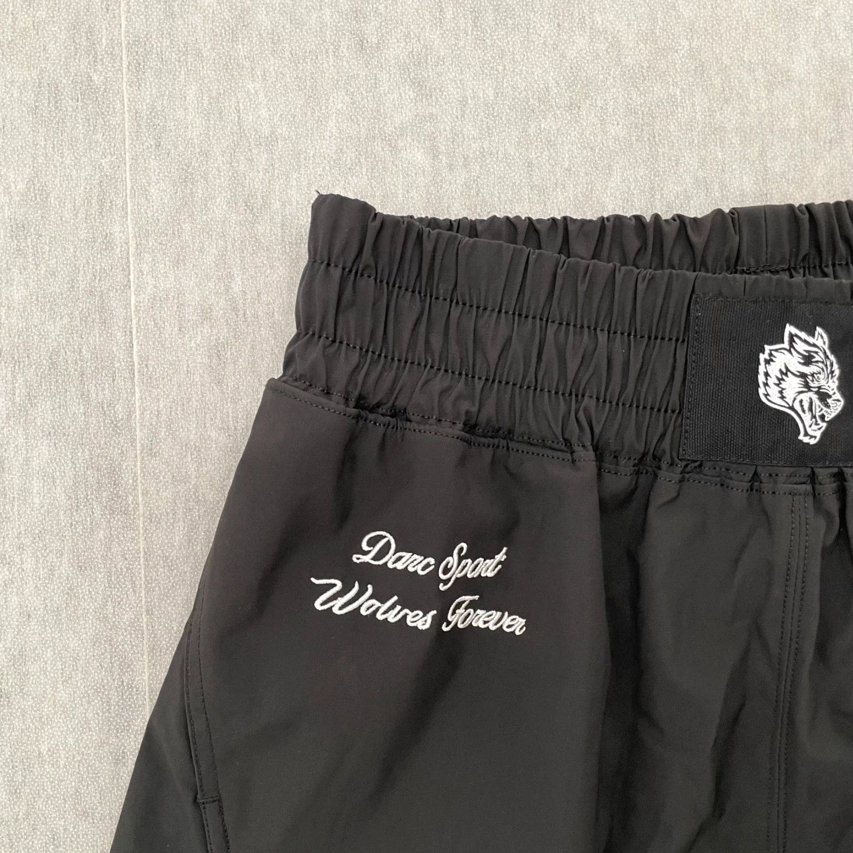 Darc Sport Darc Sport Shorts Womens Small Black Wolf Patch Training Short Ladies NEW S SHE Size 28" / US 6 / IT 42 - 3 Thumbnail