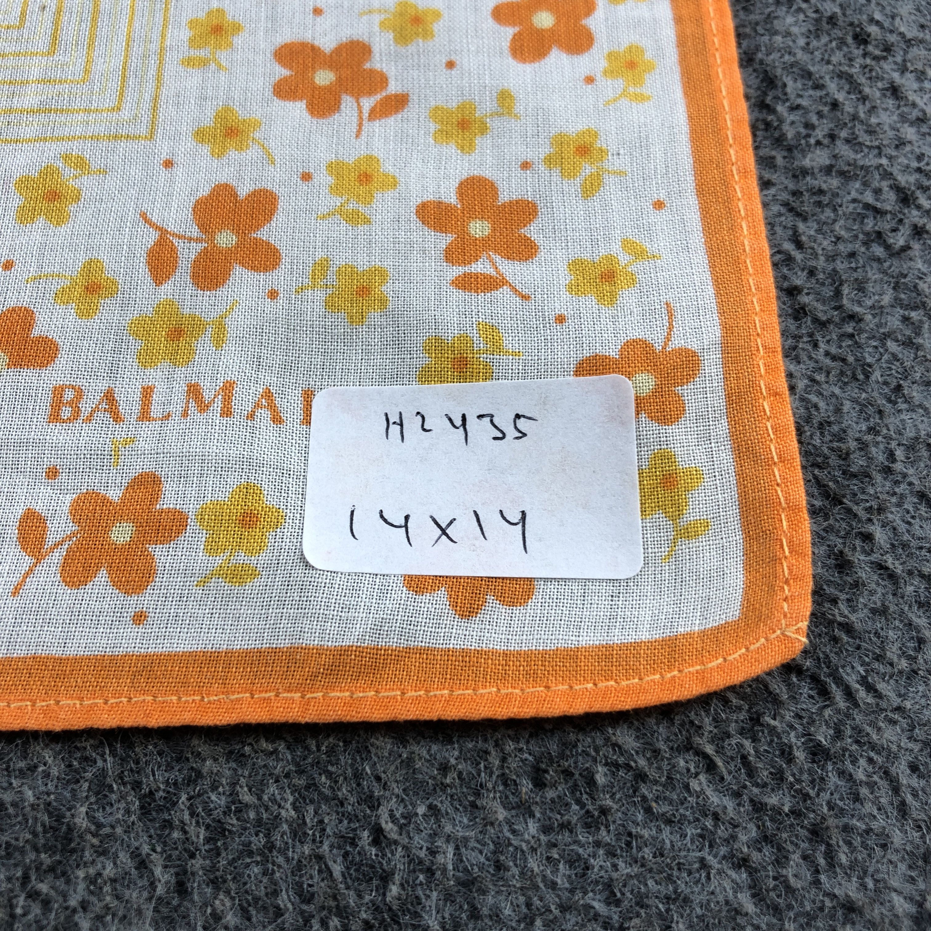 Pierre Balmain × Vintage Pierre Balmain Handkerchief Neckerchief Bandana H2435 Size ONE SIZE - 5 Thumbnail