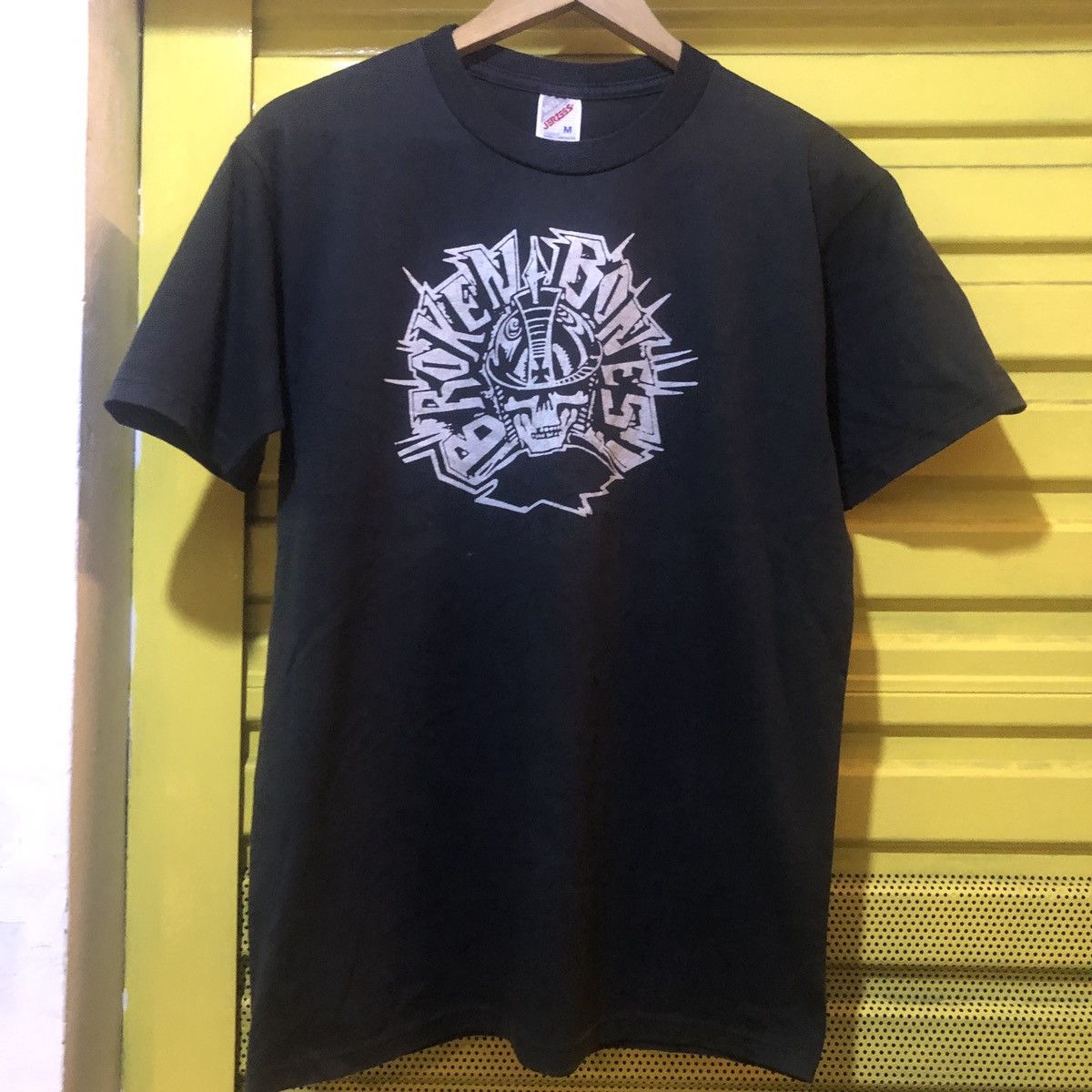 Band Tees × Jerzees × Vintage Broken Bones Band tee Size US M / EU 48-50 / 2 - 1 Thumbnail