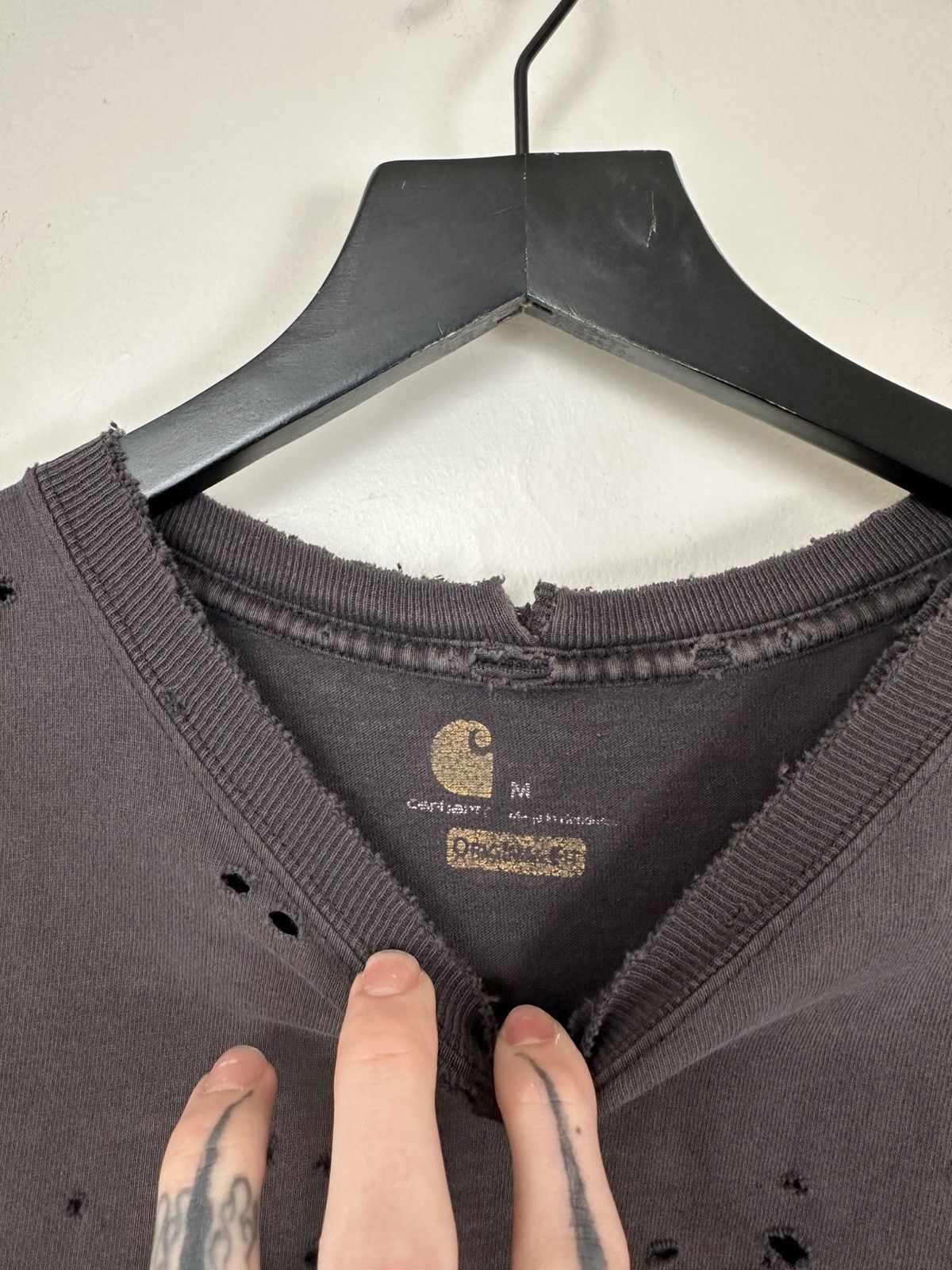 Carhartt (M) ABSOLUTELY BLASTED THRASHED Carhartt T Shirt Size US M / EU 48-50 / 2 - 8 Thumbnail