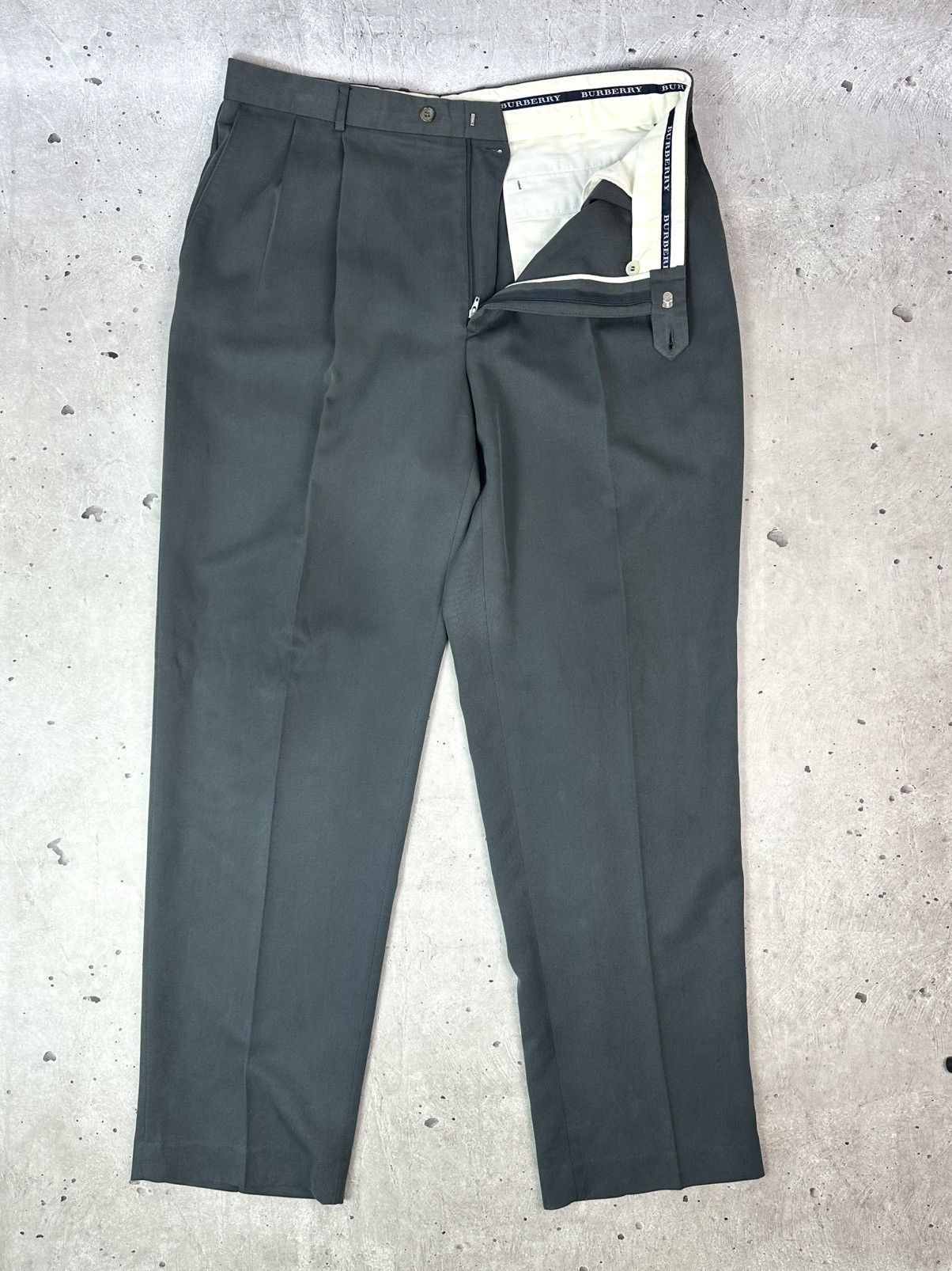 Burberry Vintage Burberry Golf Straight Green-Grey Rayon Chino Pants Size US 38 / EU 54 - 1 Thumbnail