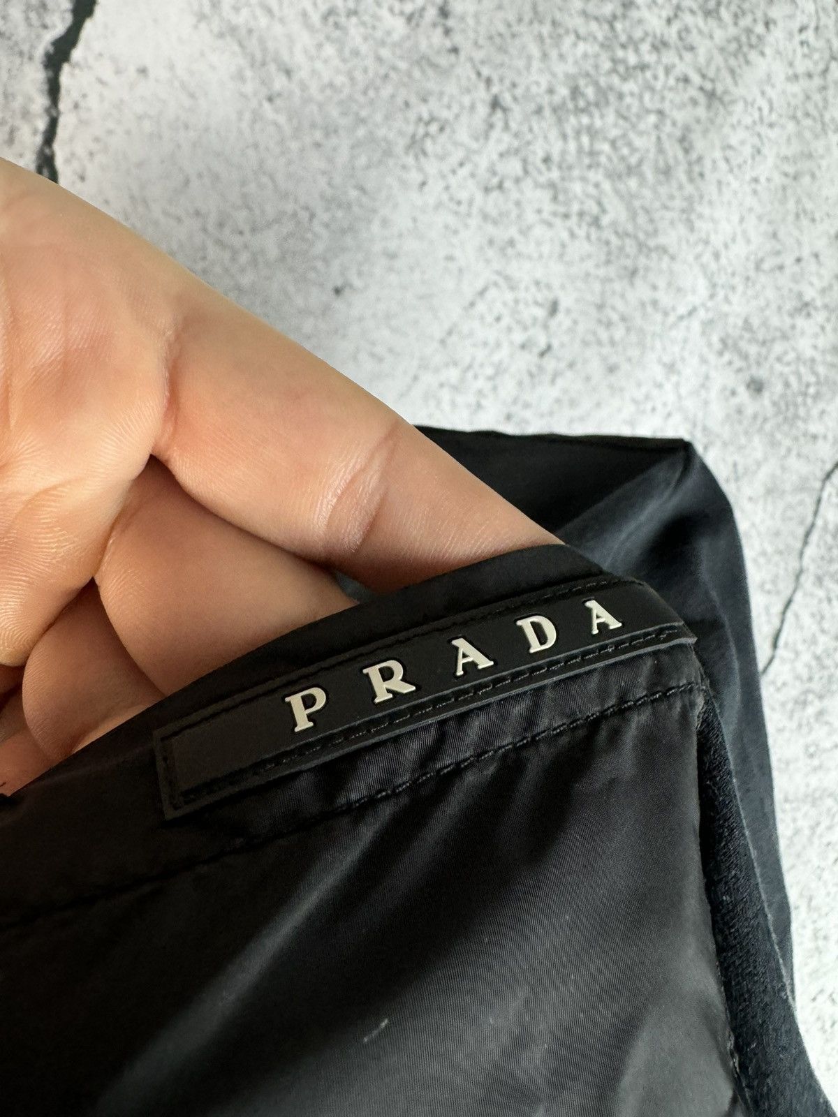 Prada Prada Milano Tab Logo Nylon Pocket Shoulder T-Shirt Size US S / EU 44-46 / 1 - 3 Thumbnail