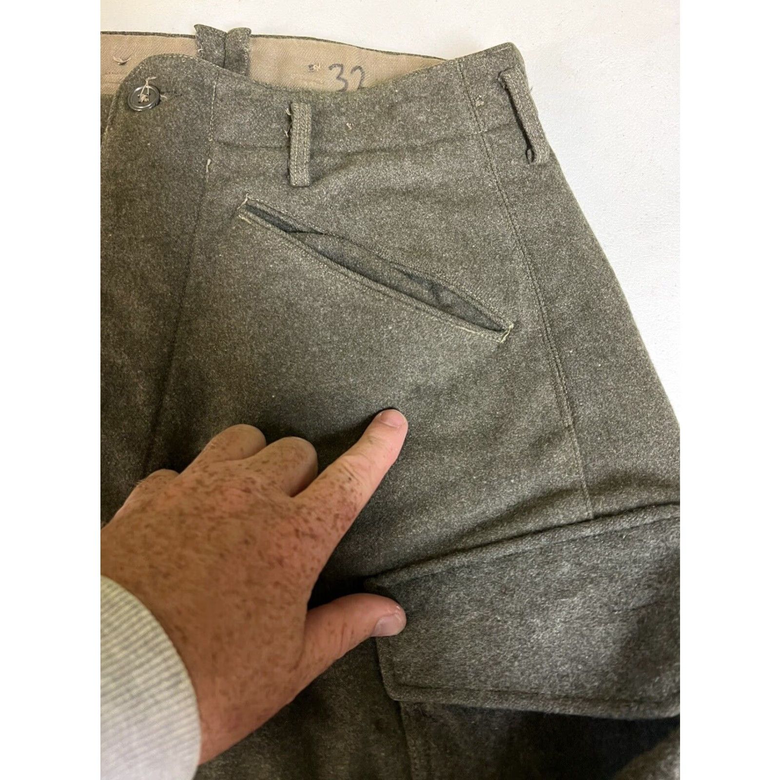 Vintage VINTAGE Swedish Military Wool Cargo Pants 31x32 Men Green 1940s Strap Inseam 32 C48 96 Wool Cargo Style Accessories Straps No Cuff Size US 31 - 5 Thumbnail