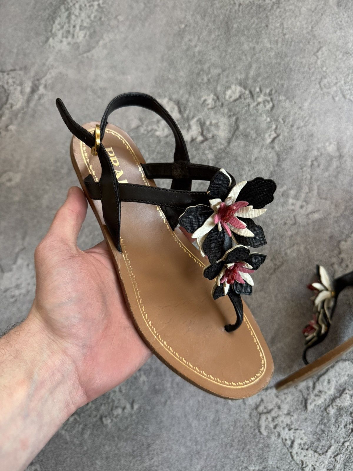 Designer × Prada Prada 37.5 sandals flip flops slippers slide leather strap Size US 7.5 / IT 37.5 - 9 Thumbnail
