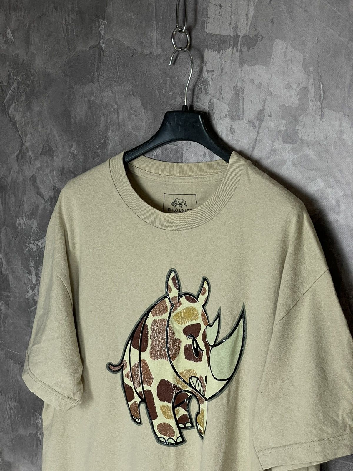 Ecko Unltd. × Vintage Ecko Unltd. Rhinoceros Camo Logo Beige Oversized Tee Shirt Size US L / EU 52-54 / 3 - 6 Thumbnail
