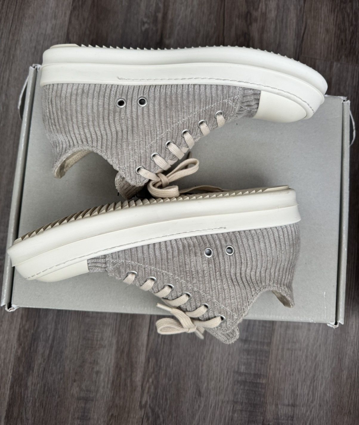 Rick Owens Drkshdw *** SOLD****Rick Owens DRKSHDW corduroy low-top sneakers Size US 9 / IT 39 - 11 Thumbnail