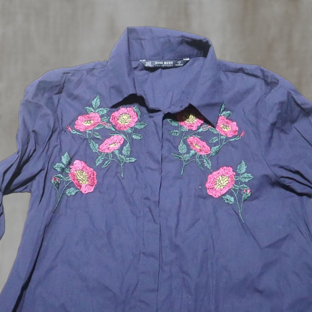 Zara Vintage Zara Women's Long Sleeve Floral Crew Neck Pullover Shirt Medium Blue Size M / US 6-8 / IT 42-44 - 1 Thumbnail
