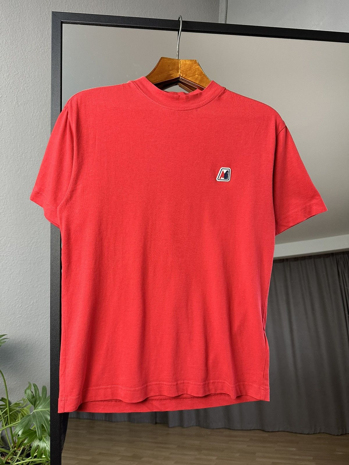 Moncler Moncler Maglia T-Shirt Patch Logo Red Tee Size US M / EU 48-50 / 2 - 1 Thumbnail