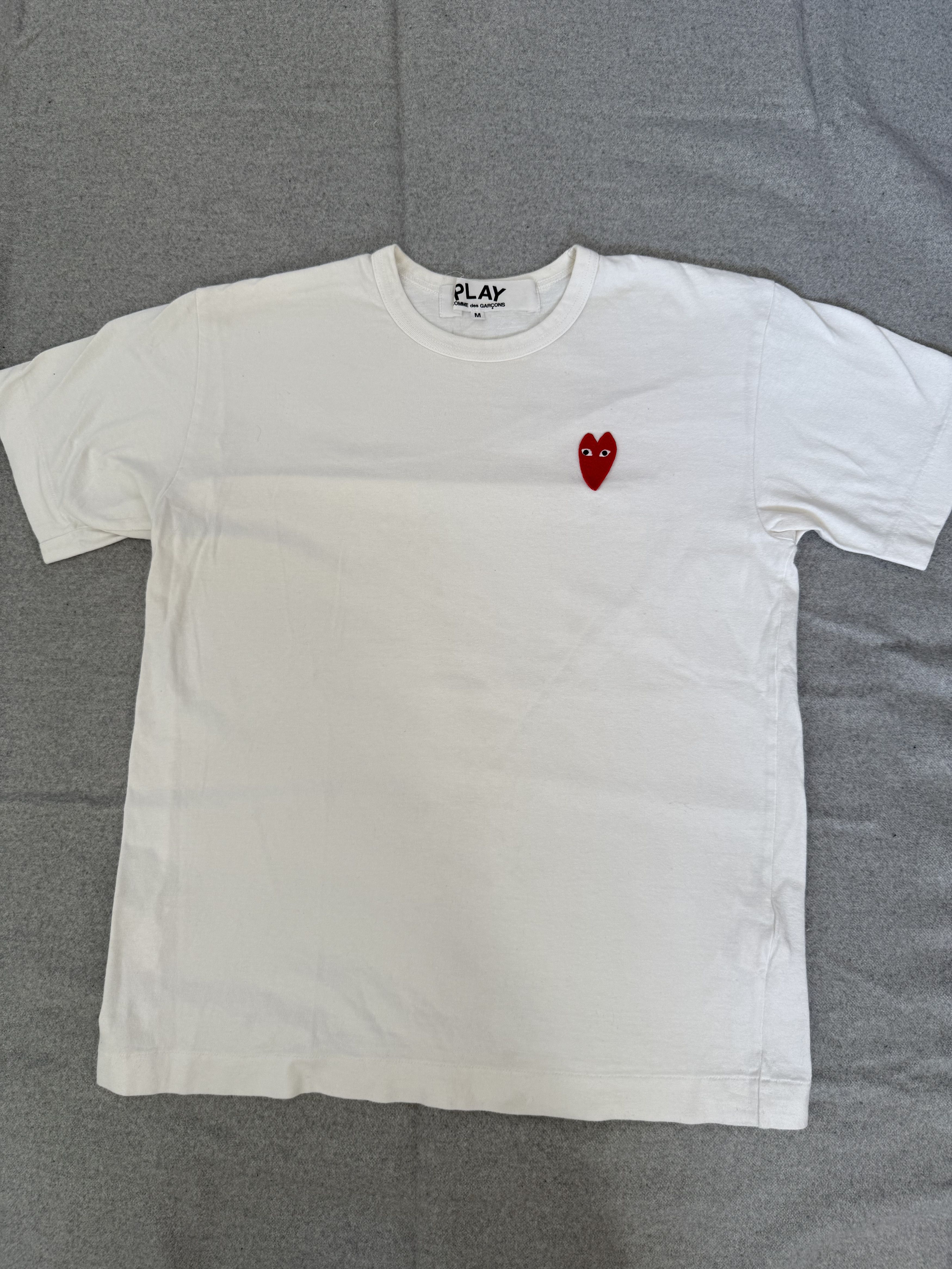 Comme des Garcons PLAY Cdg play T-shirt with red heart Size US M / EU 48-50 / 2 - 1 Thumbnail