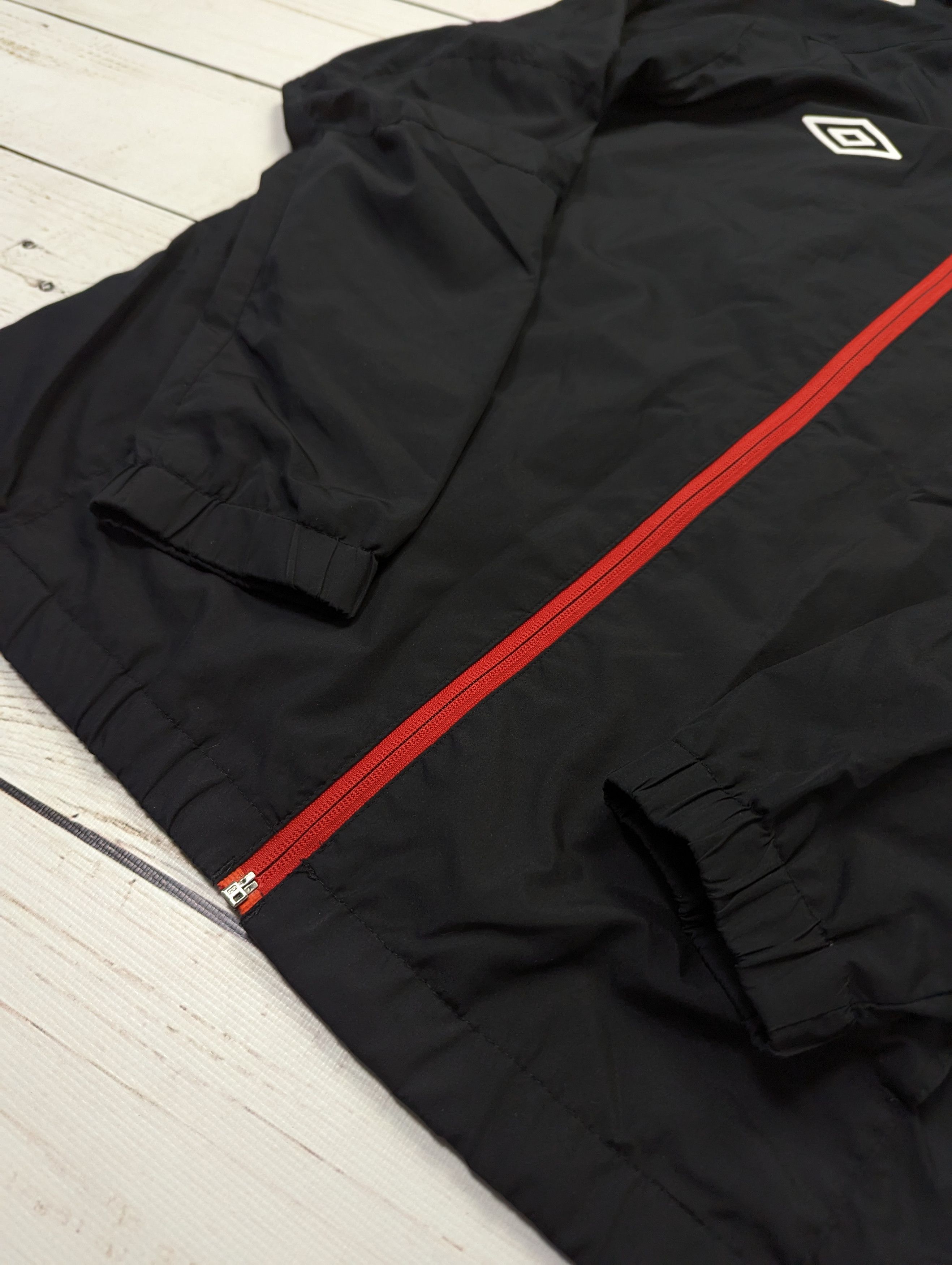 Umbro Umbro England 2010 2012 windbreaker light jacket size L Size US L / EU 52-54 / 3 - 2 Thumbnail