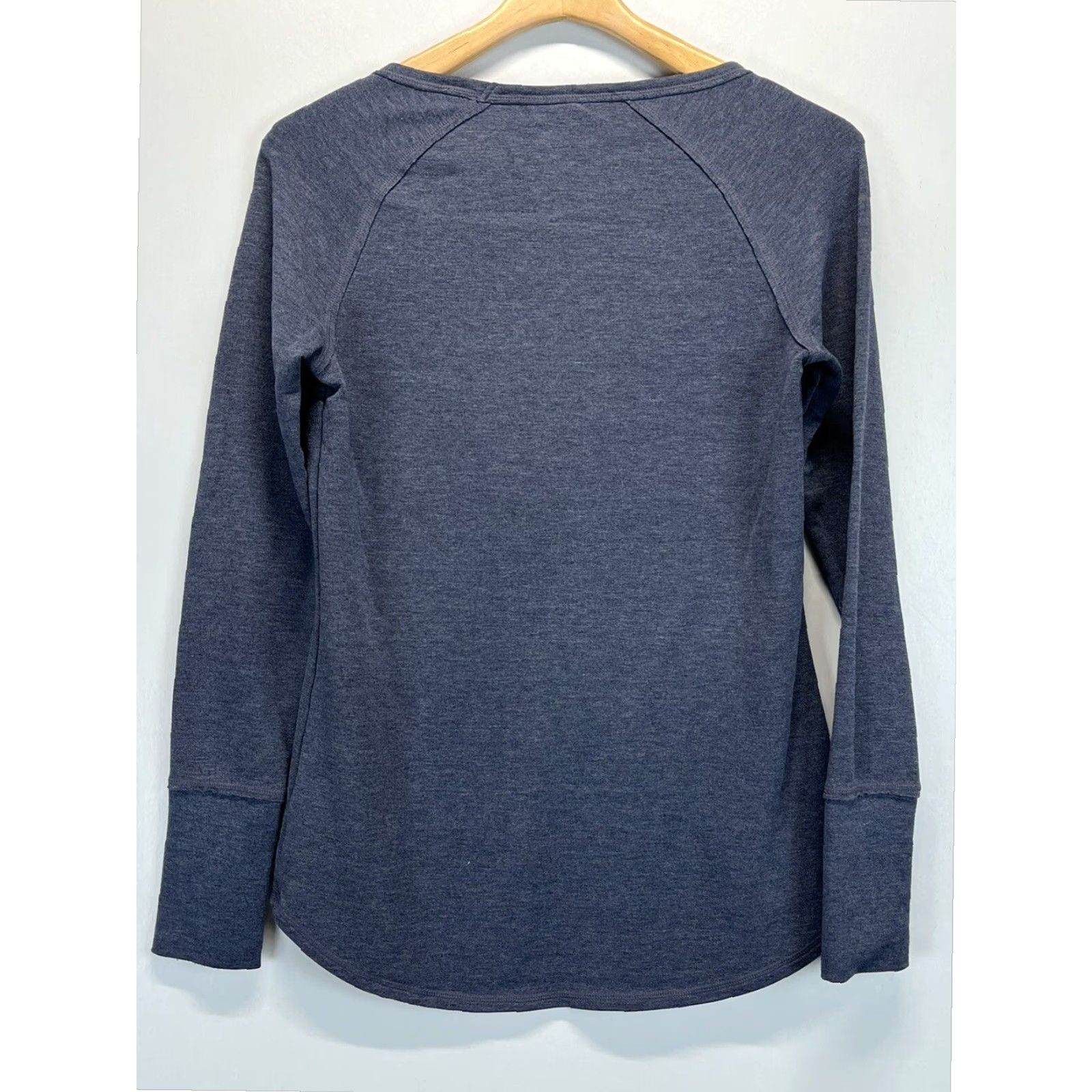 Athleta Athleta Sweatshirt Womens Blue XS Casual Size XS / US 0-2 / IT 36-38 - 2 Thumbnail