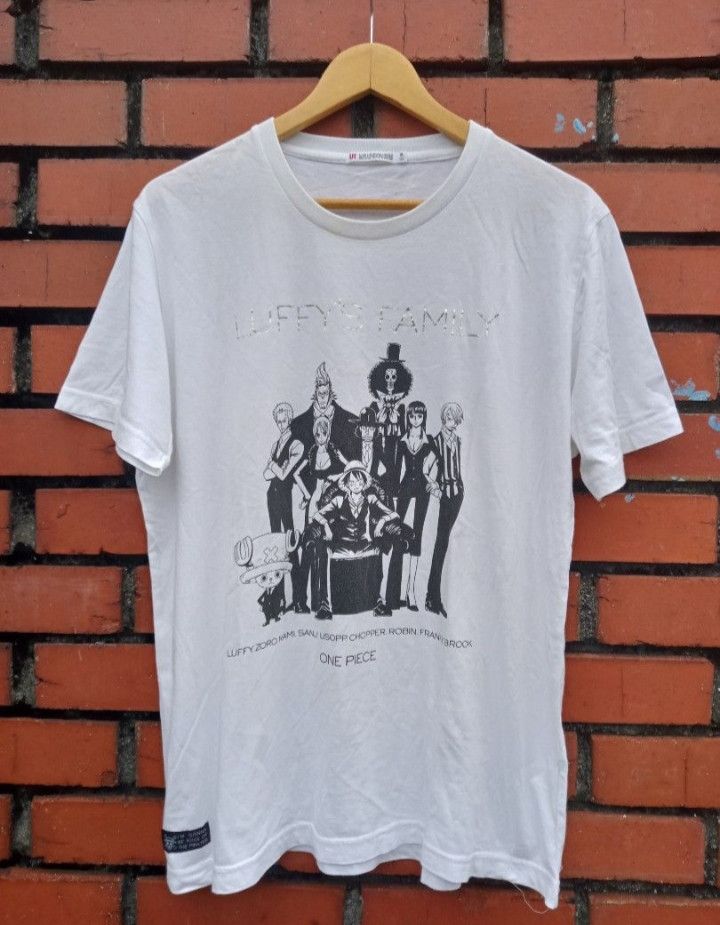 image of Anima x One Piece Vintage Y2K One Piece Luffy Famly Uniqlo T-Shirt in White, Men's (Size XL)