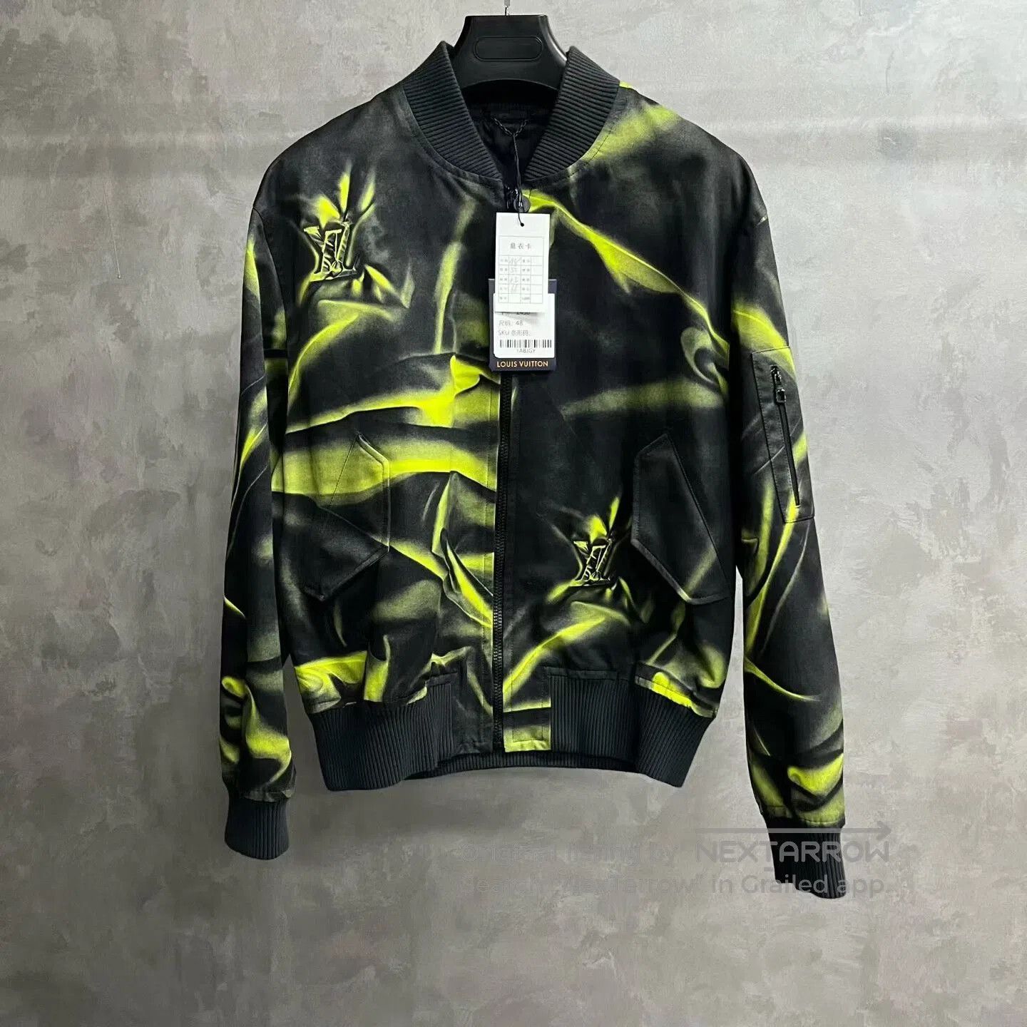 Louis Vuitton Louis Vuitton Logo Print Long-Sleeve Jacket. Size US M / EU 48-50 / 2 - 1 Thumbnail