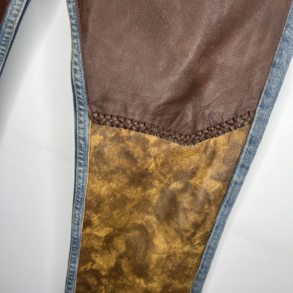 Levi's × Vintage Levi's 550 Vintage 90's Custom Made Leather Inserts Jeans Size US 30 / EU 46 - 5 Thumbnail
