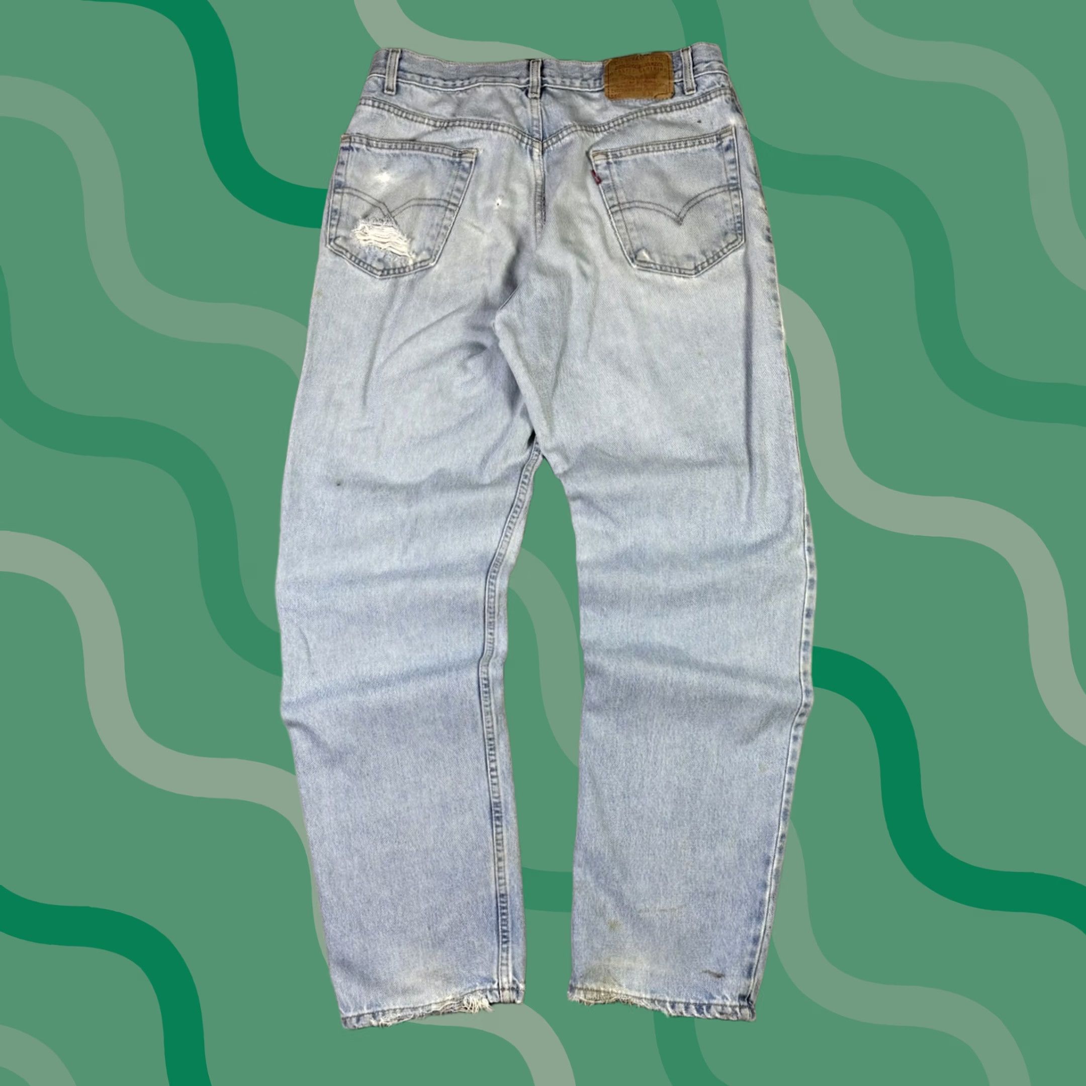 Levi's VINTAGE Levi's 550 Jeans Blue Light Wash Straight Mens 34x33 90s USA Size US 34 / EU 50 - 1 Thumbnail