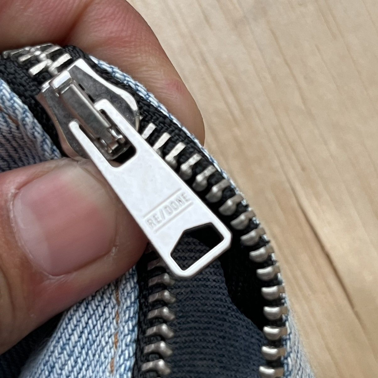 RE/DONE RE / DONE x LEVIS RECONSTRUCTED DENIM WASHED DISTRESSED Size 28" / US 6 / IT 42 - 15 Thumbnail
