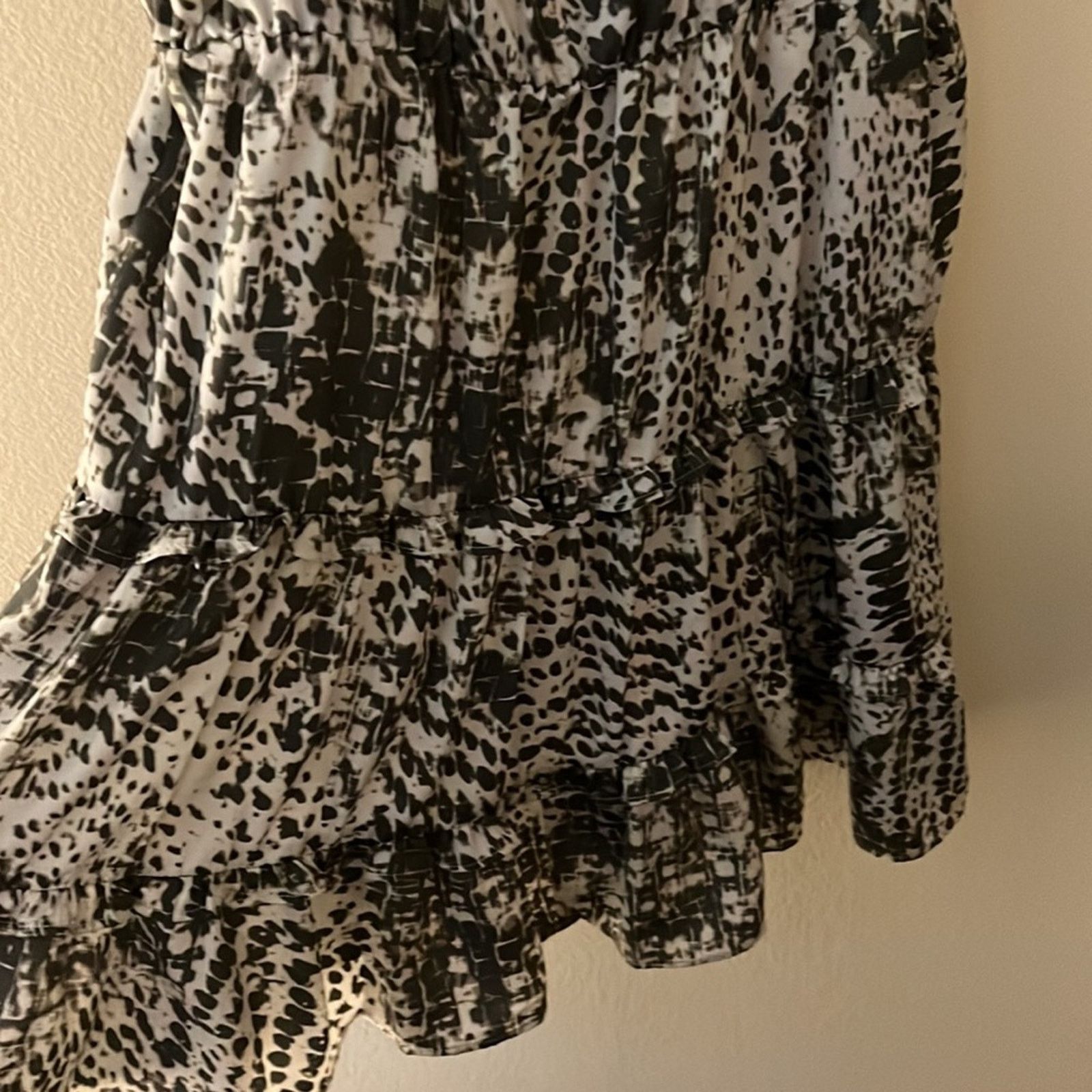 Express Express Gray Animal Print Tiered Dress Size M Size M / US 6-8 / IT 42-44 - 5 Thumbnail