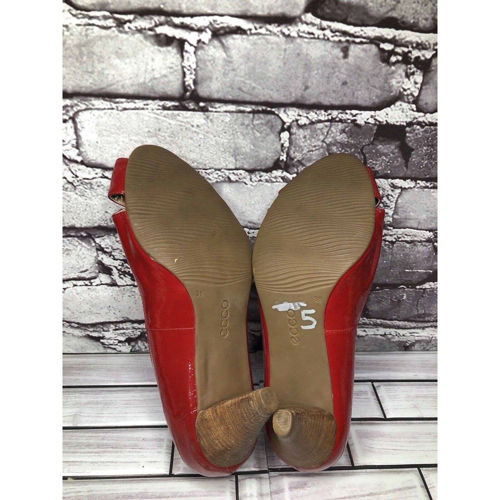 Ecco Ecco Red Patent Leather Peep Toe High Stacked Wooden Heels W Size US 7.5 / IT 37.5 - 14 Thumbnail