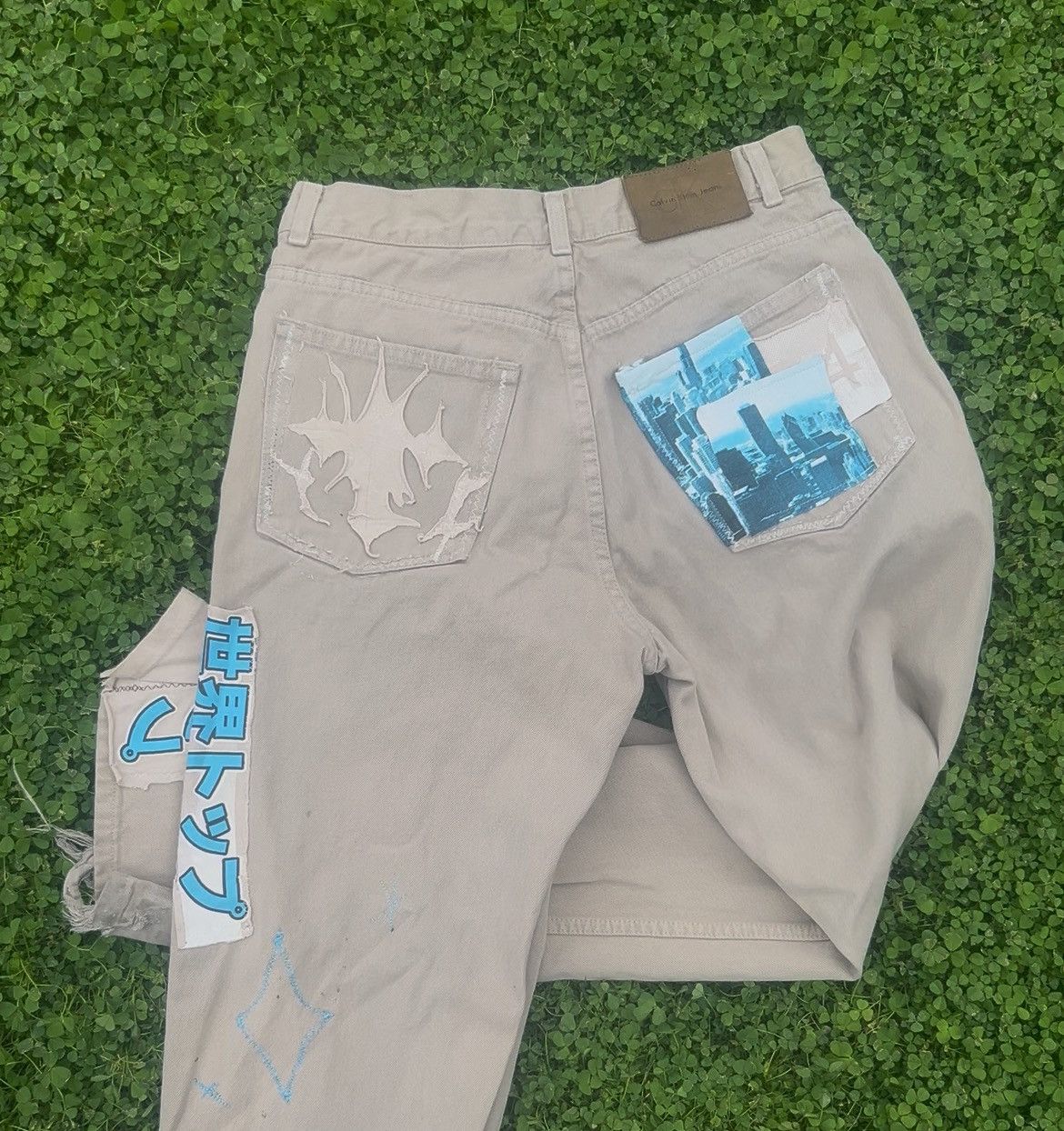 Calvin Klein Y2k baggie jeans with flare at bottom Size US 33 - 2 Thumbnail