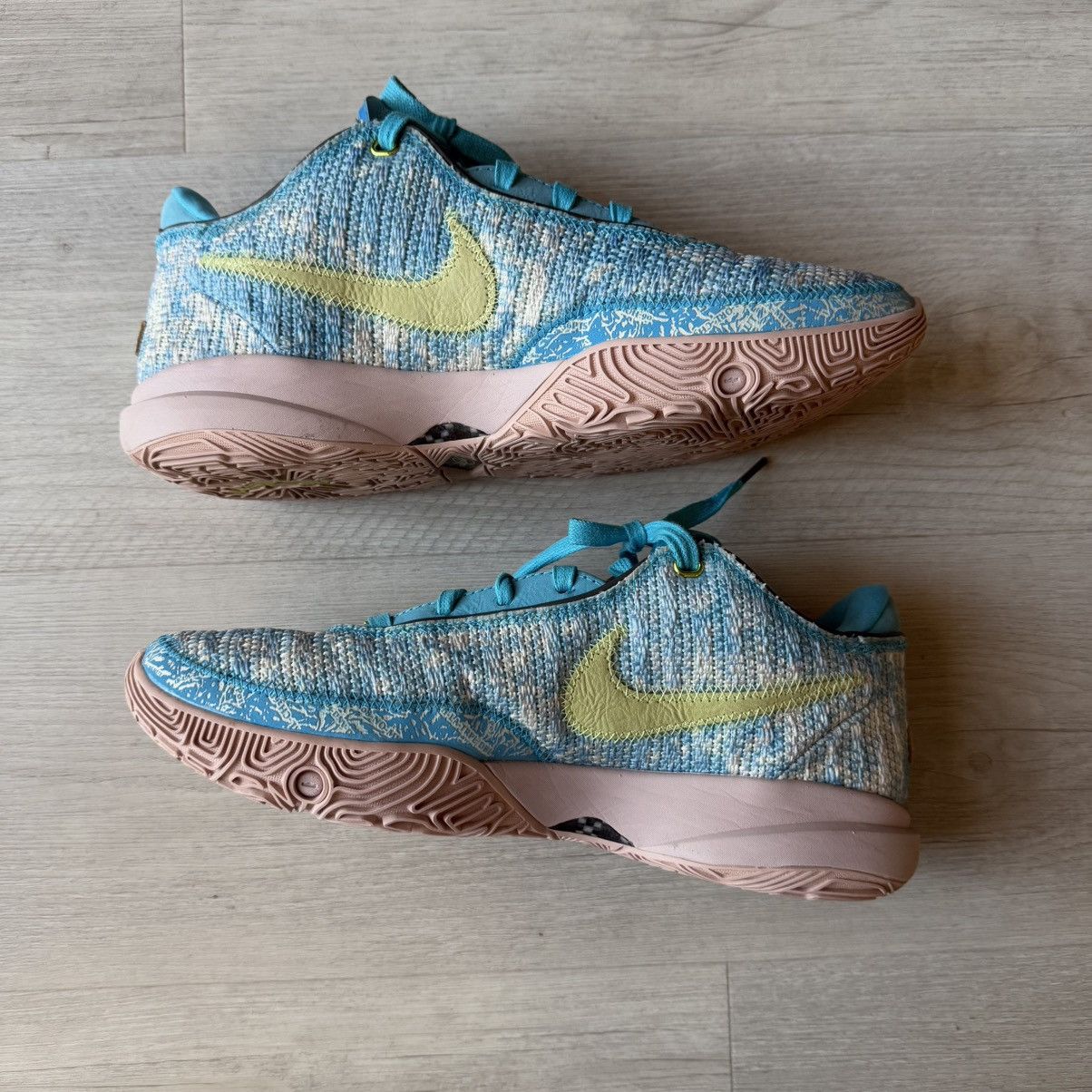 Nike Nike LeBron 20 All-Star Size US 10.5 / EU 43-44 - 2 Thumbnail