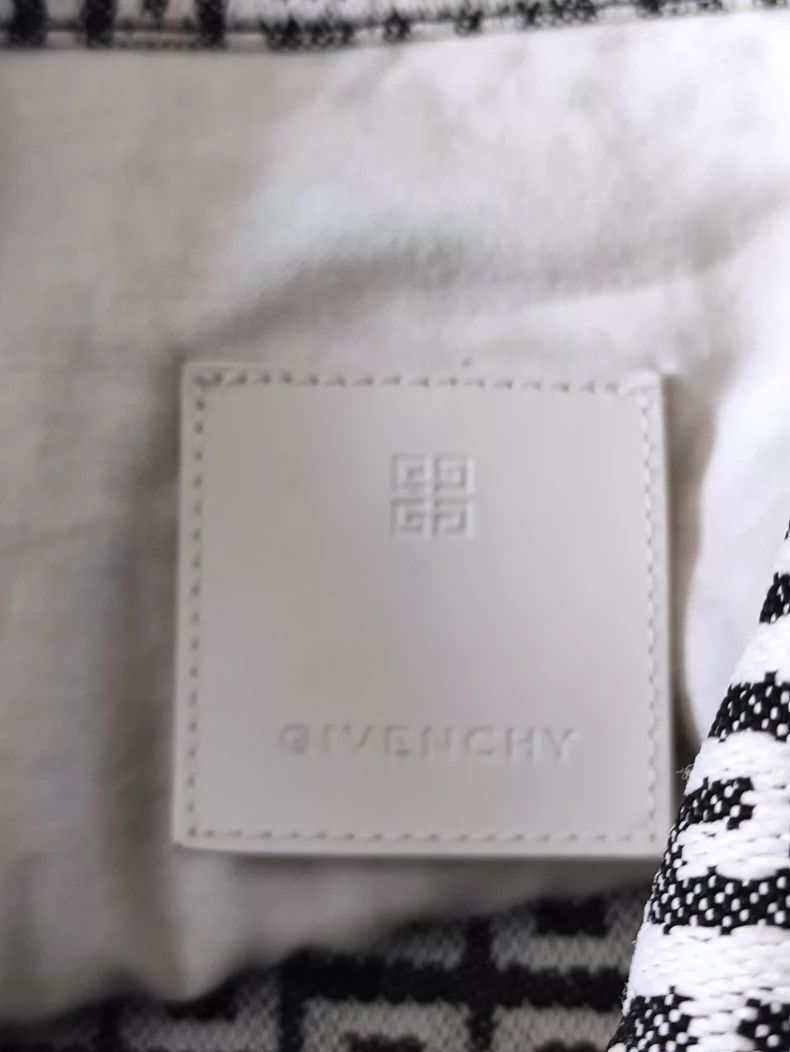 Givenchy Givenchy Givenchy Logo Denim Jacket in White -2507 Size US S / EU 44-46 / 1 - 3 Thumbnail