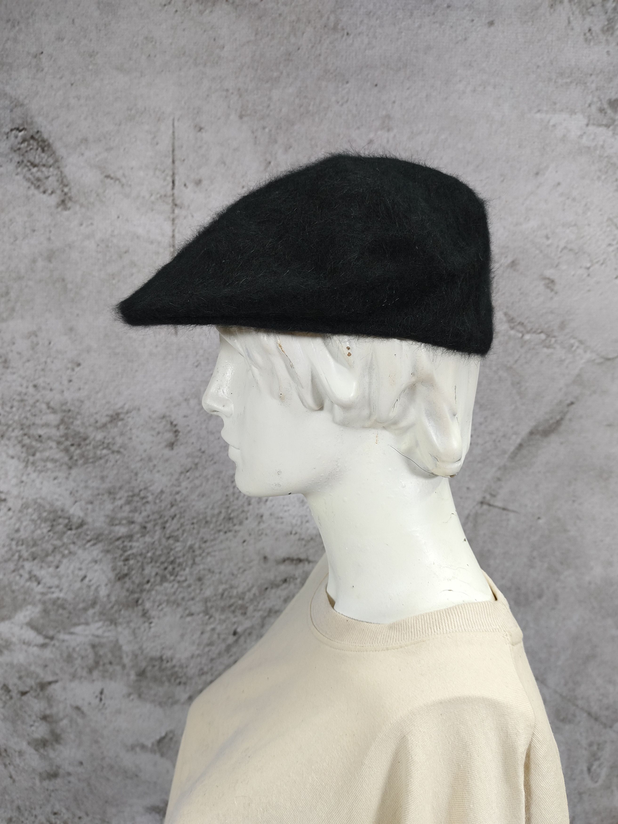 Japanese Brand Hollywood Mirror🇯🇵Minimal Fuzzy Hairy Texture Ivy Flat Cap Size ONE SIZE - 1 Thumbnail