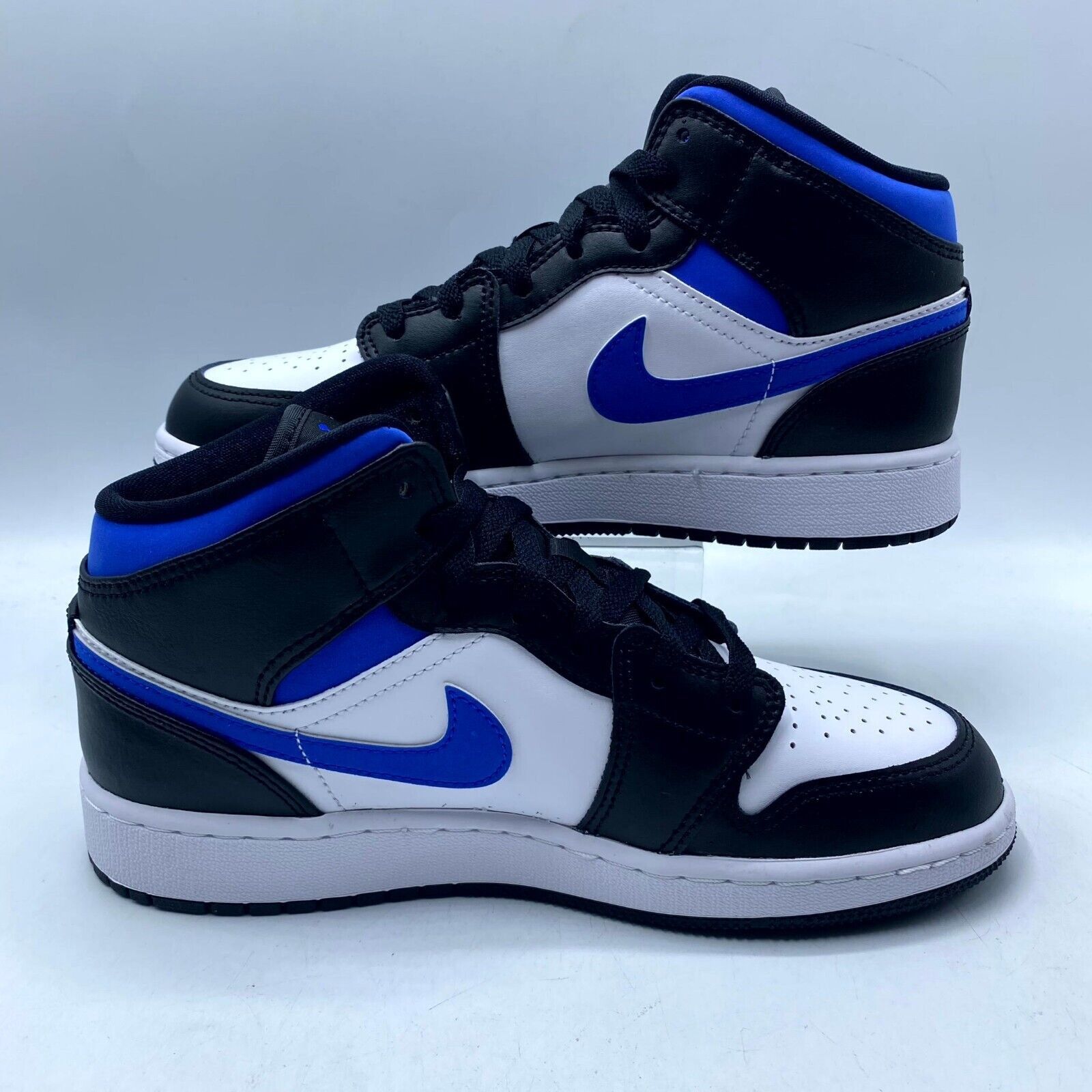 Nike NEW Nike Air Jordan 1 Mid GS Racer Blue 554725-140 Youth Size US 5.5 / EU 38 - 3 Thumbnail