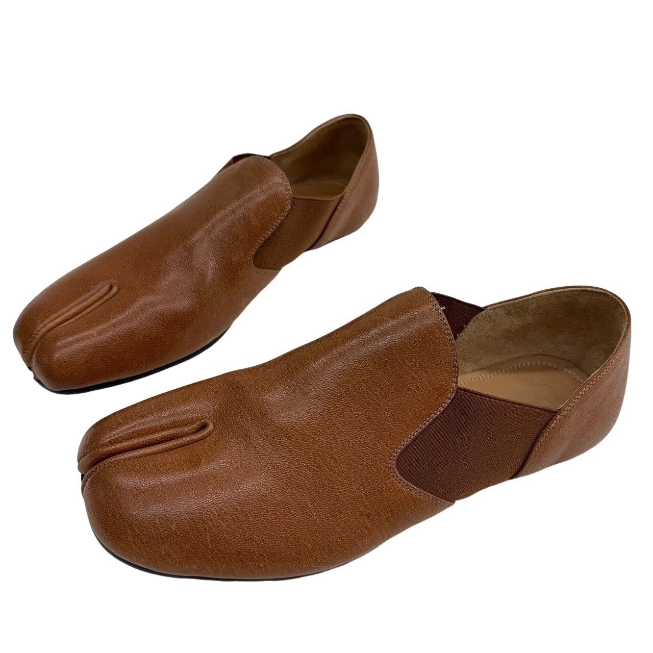 Maison Margiela Maison Margiela Brown Tabi Leather Slip Ons Size US 8 Size US 8 / EU 41 - 1 Thumbnail