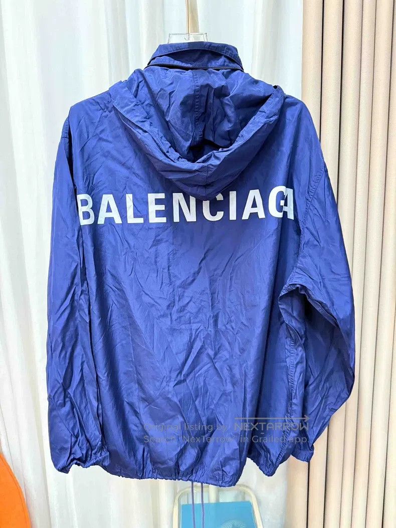 Balenciaga Balenciaga Navy blue windbreaker with back logo print, siz Size US S / EU 44-46 / 1 - 2 Thumbnail