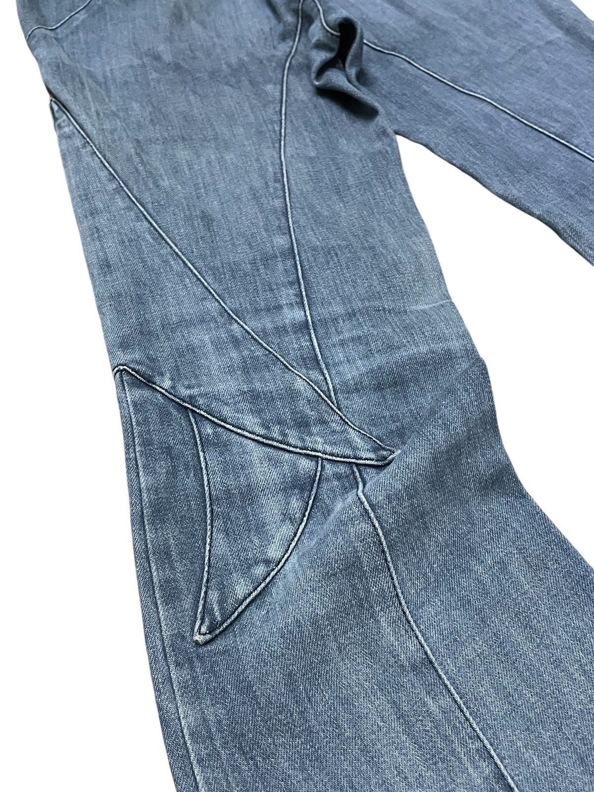 If Six Was Nine × Japanese Brand × Le Grande Bleu (L.G.B.) Super Flared Tribal Layered Jeans By Vivayou Size US 29 - 13 Thumbnail